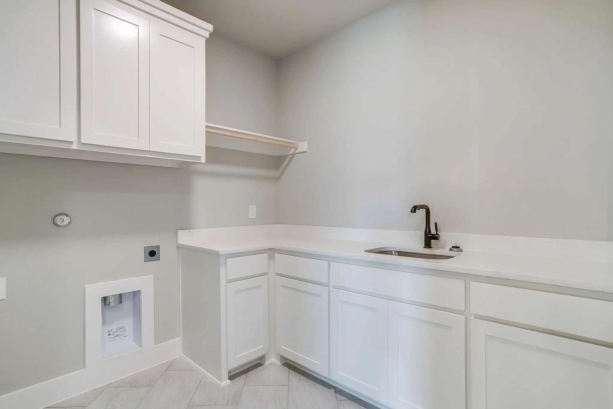 Single Family Residence For Sale in Ellis County , 10121 Baldy Mountain Drive, Waxahachie, Texas 75167, 4 Bedrooms, 3 Bathrooms, 3 Garage spaces, 2,969 Sqft, built in 2026, Price $705,984, mls#21320756, Real Estate Agent in Waxahachie, Homes For Sale in Ellis county, Homes For Sale in Waxahachie, Realtor in Waxahachie Texas, Real Estate Brokerage Independent Realty Texas, Luminita Cordes Realtor