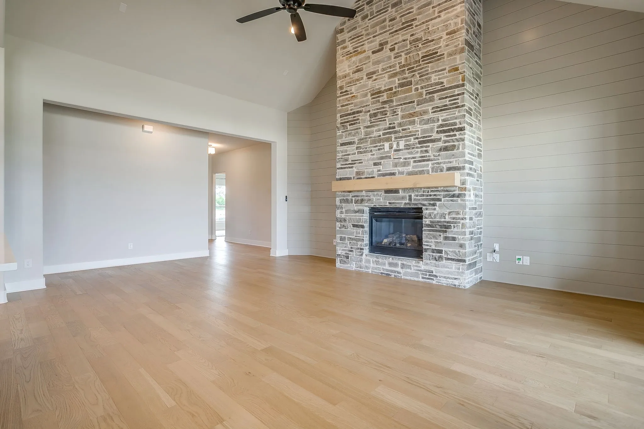 Single Family Residence For Sale in Ellis County , 10100 Bartlett Peak Drive, Waxahachie, Texas 75167, 4 Bedrooms, 4 Bathrooms, 3 Garage spaces, 2,404 Sqft, built in 2026, Price $619,990, mls#21320718, Real Estate Agent in Waxahachie, Homes For Sale in Ellis county, Homes For Sale in Waxahachie, Realtor in Waxahachie Texas, Real Estate Brokerage Independent Realty Texas, Luminita Cordes Realtor