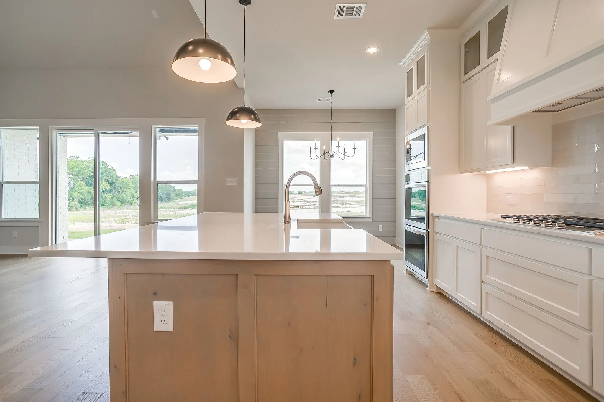 Single Family Residence For Sale in Ellis County , 10100 Bartlett Peak Drive, Waxahachie, Texas 75167, 4 Bedrooms, 4 Bathrooms, 3 Garage spaces, 2,404 Sqft, built in 2026, Price $619,990, mls#21320718, Real Estate Agent in Waxahachie, Homes For Sale in Ellis county, Homes For Sale in Waxahachie, Realtor in Waxahachie Texas, Real Estate Brokerage Independent Realty Texas, Luminita Cordes Realtor