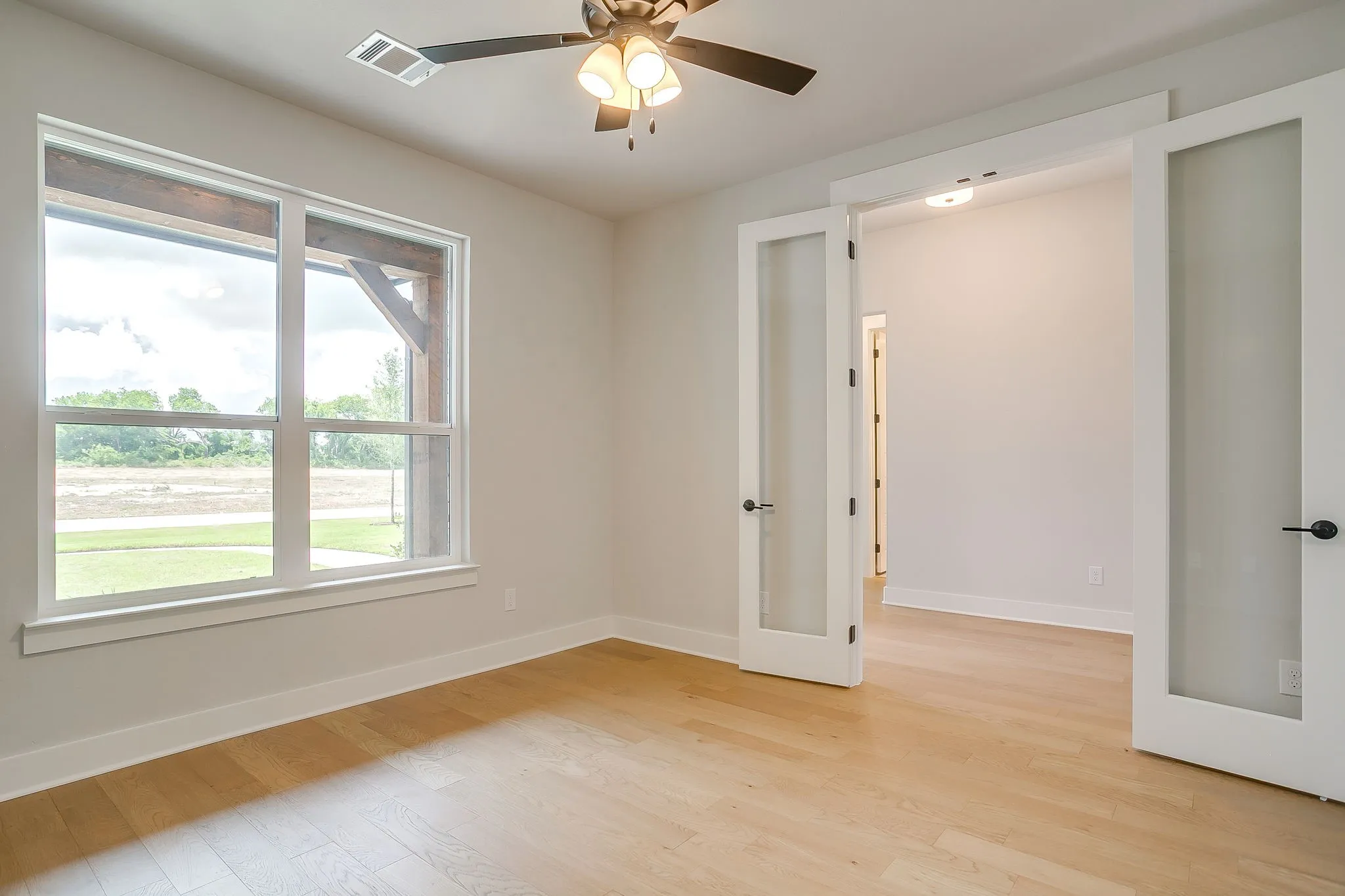Single Family Residence For Sale in Ellis County , 10100 Bartlett Peak Drive, Waxahachie, Texas 75167, 4 Bedrooms, 4 Bathrooms, 3 Garage spaces, 2,404 Sqft, built in 2026, Price $619,990, mls#21320718, Real Estate Agent in Waxahachie, Homes For Sale in Ellis county, Homes For Sale in Waxahachie, Realtor in Waxahachie Texas, Real Estate Brokerage Independent Realty Texas, Luminita Cordes Realtor