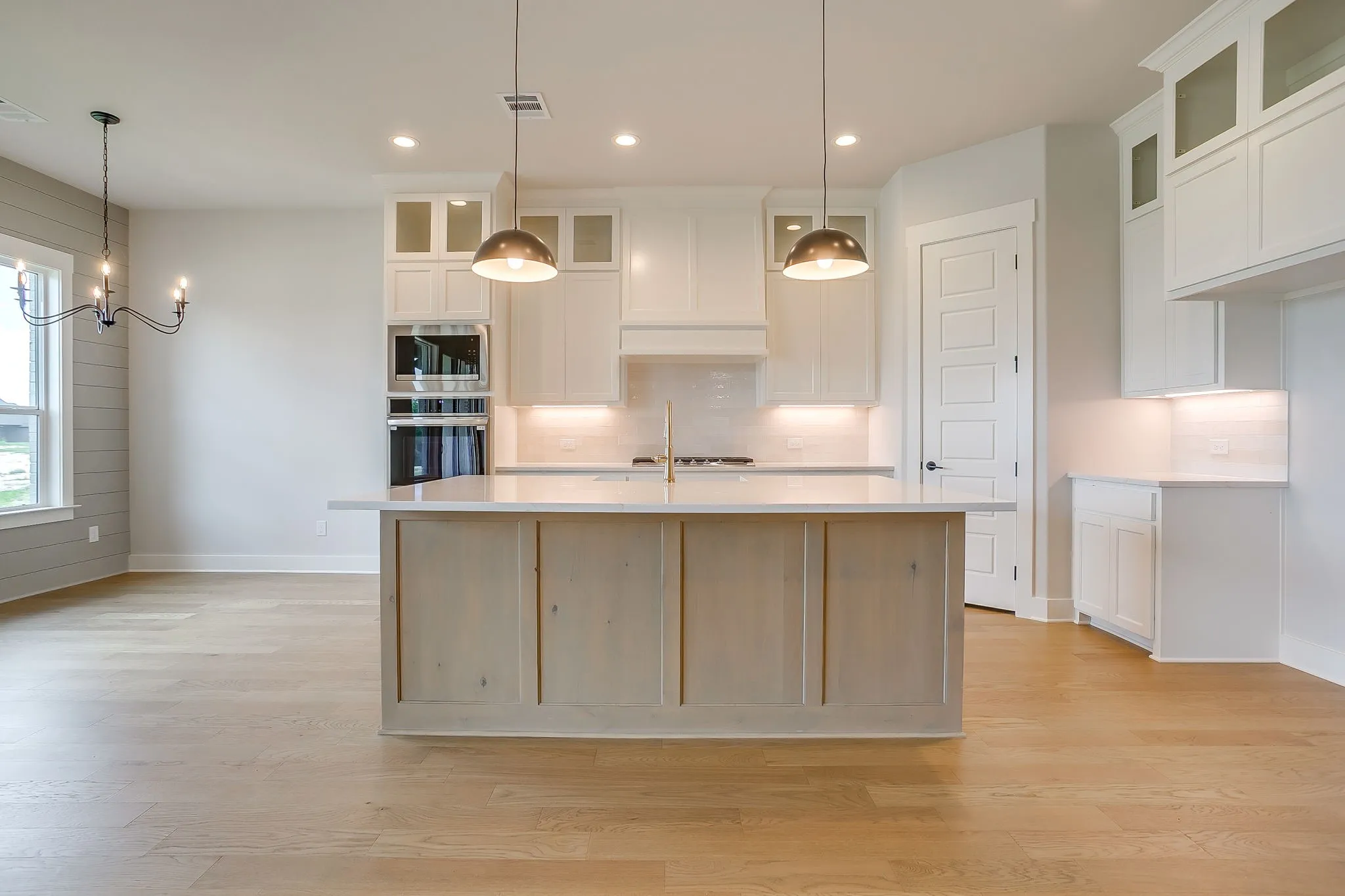 Single Family Residence For Sale in Ellis County , 10100 Bartlett Peak Drive, Waxahachie, Texas 75167, 4 Bedrooms, 4 Bathrooms, 3 Garage spaces, 2,404 Sqft, built in 2026, Price $619,990, mls#21320718, Real Estate Agent in Waxahachie, Homes For Sale in Ellis county, Homes For Sale in Waxahachie, Realtor in Waxahachie Texas, Real Estate Brokerage Independent Realty Texas, Luminita Cordes Realtor