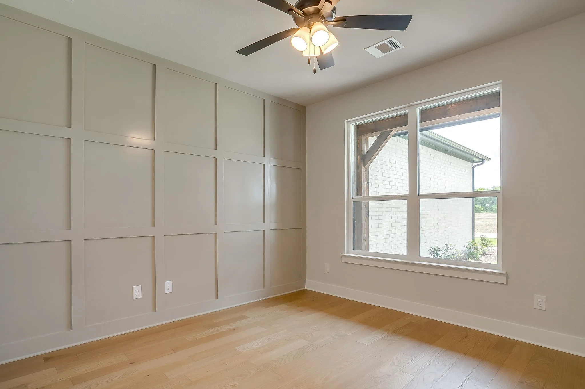 Single Family Residence For Sale in Ellis County , 10100 Bartlett Peak Drive, Waxahachie, Texas 75167, 4 Bedrooms, 4 Bathrooms, 3 Garage spaces, 2,404 Sqft, built in 2026, Price $619,990, mls#21320718, Real Estate Agent in Waxahachie, Homes For Sale in Ellis county, Homes For Sale in Waxahachie, Realtor in Waxahachie Texas, Real Estate Brokerage Independent Realty Texas, Luminita Cordes Realtor