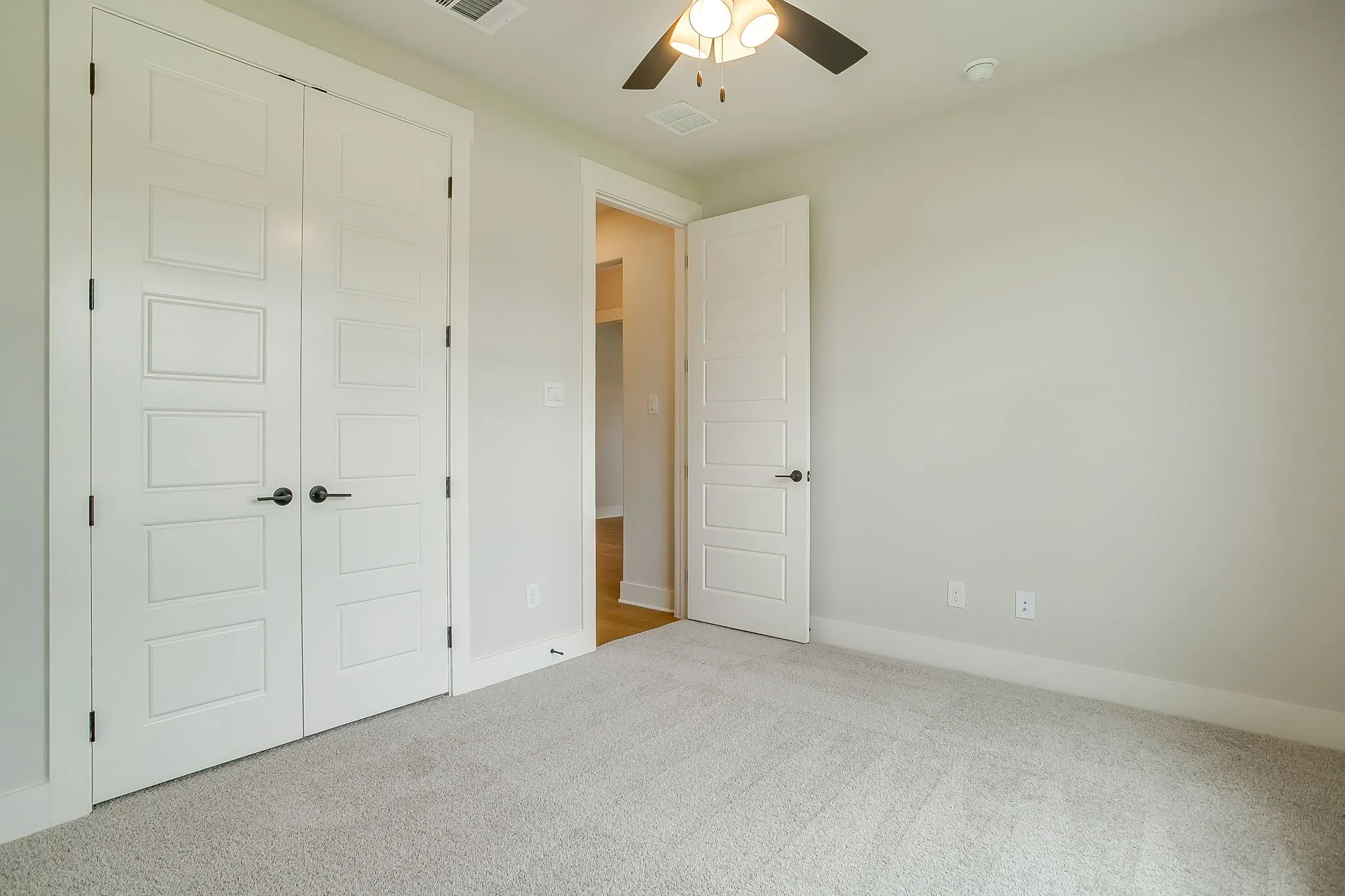 Single Family Residence For Sale in Ellis County , 10100 Bartlett Peak Drive, Waxahachie, Texas 75167, 4 Bedrooms, 4 Bathrooms, 3 Garage spaces, 2,404 Sqft, built in 2026, Price $619,990, mls#21320718, Real Estate Agent in Waxahachie, Homes For Sale in Ellis county, Homes For Sale in Waxahachie, Realtor in Waxahachie Texas, Real Estate Brokerage Independent Realty Texas, Luminita Cordes Realtor
