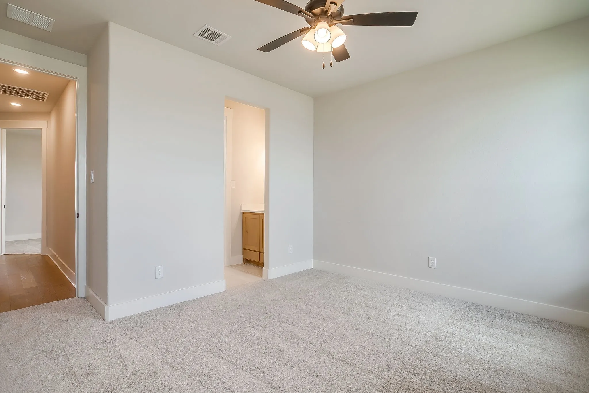 Single Family Residence For Sale in Ellis County , 10100 Bartlett Peak Drive, Waxahachie, Texas 75167, 4 Bedrooms, 4 Bathrooms, 3 Garage spaces, 2,404 Sqft, built in 2026, Price $619,990, mls#21320718, Real Estate Agent in Waxahachie, Homes For Sale in Ellis county, Homes For Sale in Waxahachie, Realtor in Waxahachie Texas, Real Estate Brokerage Independent Realty Texas, Luminita Cordes Realtor