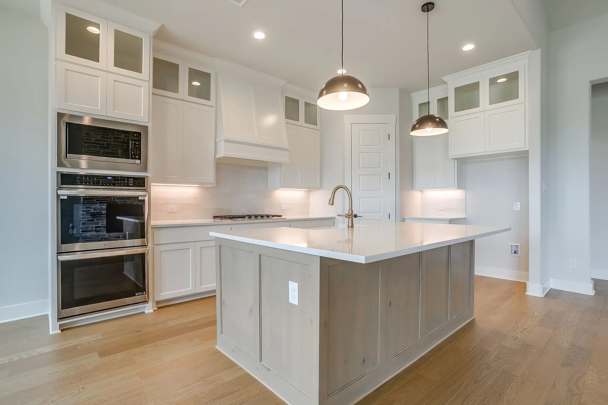 Single Family Residence For Sale in Ellis County , 10100 Bartlett Peak Drive, Waxahachie, Texas 75167, 4 Bedrooms, 4 Bathrooms, 3 Garage spaces, 2,404 Sqft, built in 2026, Price $619,990, mls#21320718, Real Estate Agent in Waxahachie, Homes For Sale in Ellis county, Homes For Sale in Waxahachie, Realtor in Waxahachie Texas, Real Estate Brokerage Independent Realty Texas, Luminita Cordes Realtor
