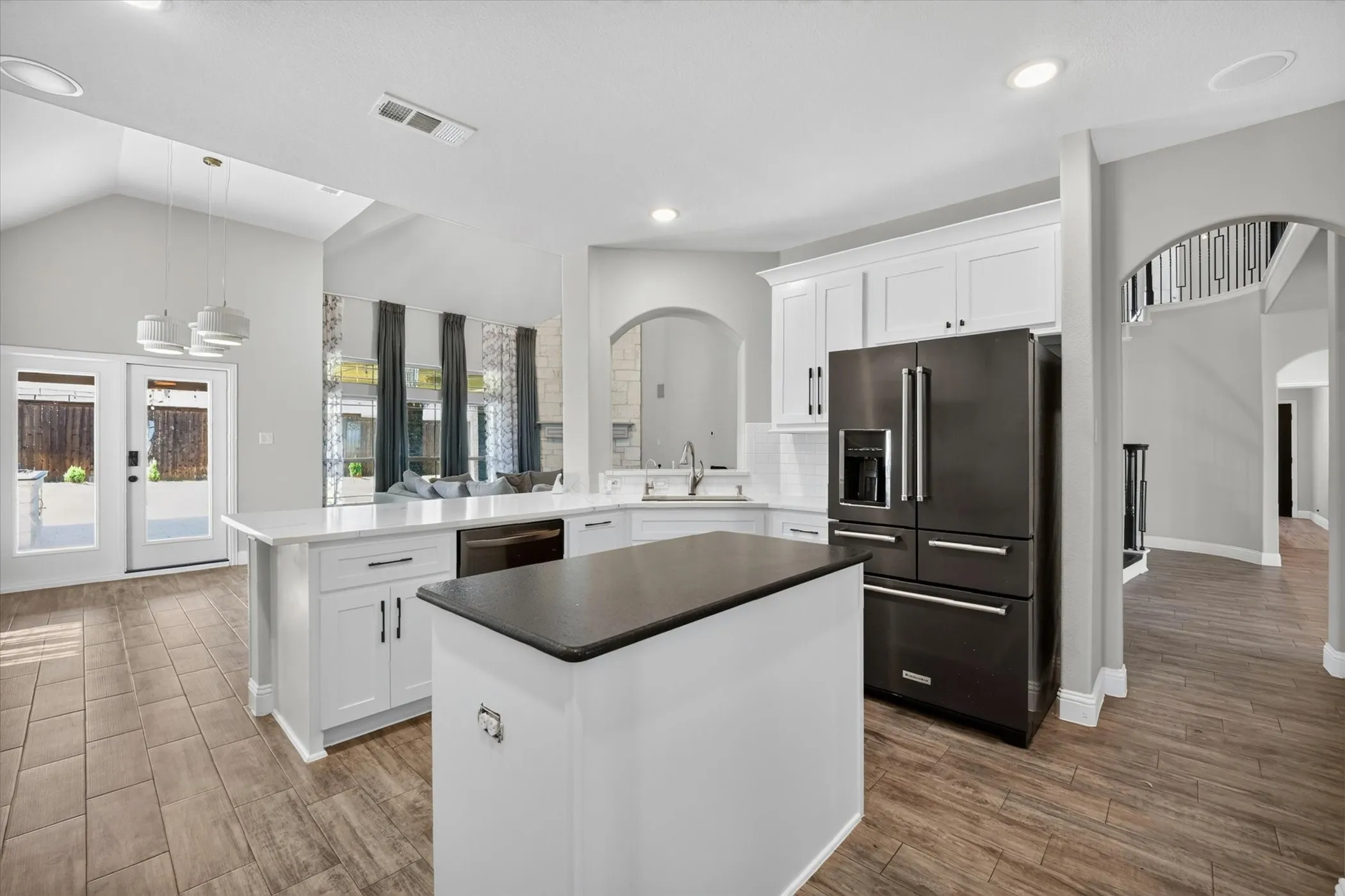 Single Family Residence For Sale in Collin County , 560 Featherstone Lane, Prosper, Texas 75078, 5 Bedroom, 4 Bathroom, 3 Garage spaces, 4,838 Sqft, built in 2018, mls#21311468, Real Estate Agent in Prosper, Homes For Sale in Collin county, Homes For Sale in Prosper, Realtor in Prosper Texas, Real Estate Brokerage Independent Realty Texas, Luminita Cordes Realtor