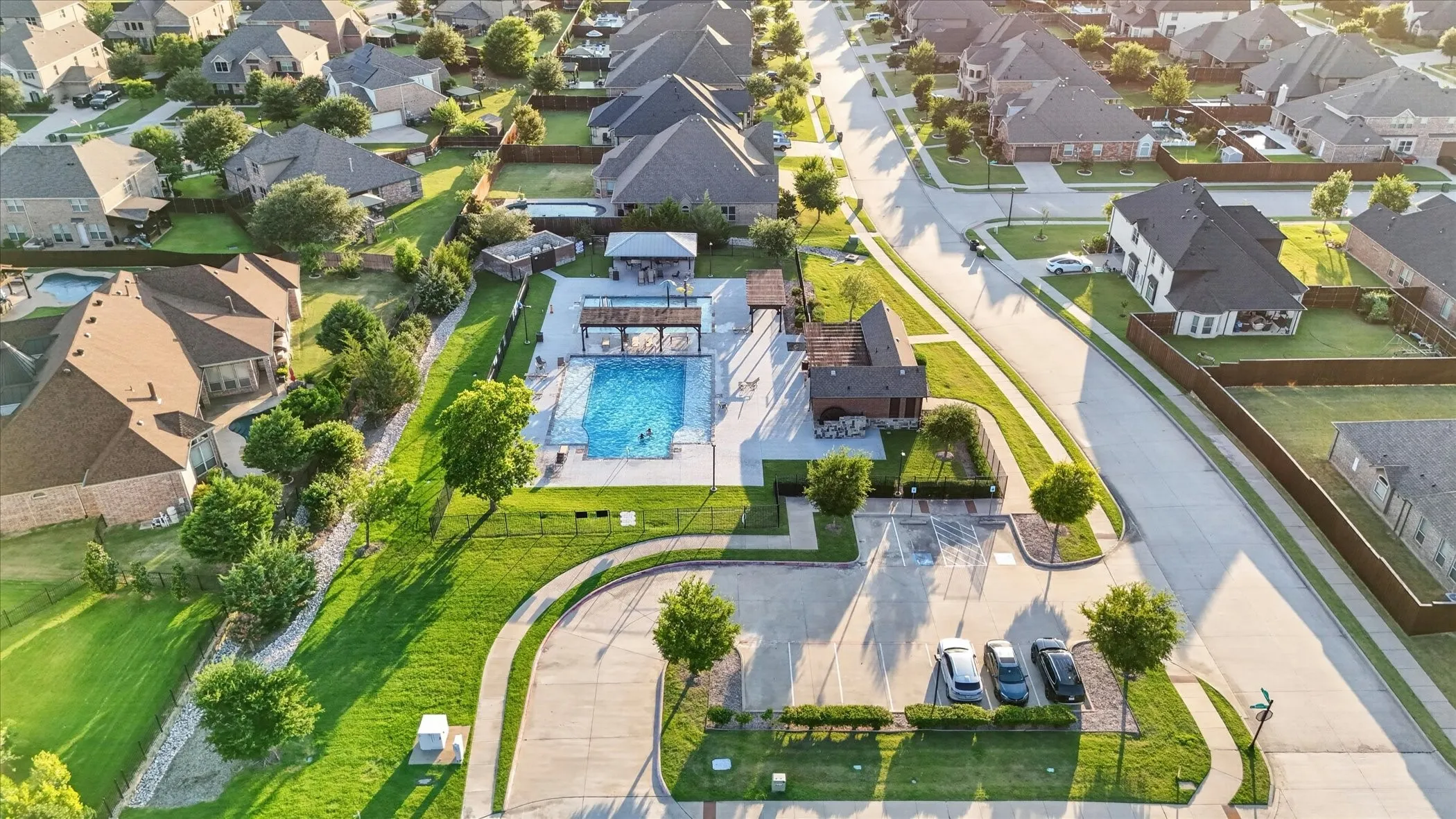 Single Family Residence For Sale in Collin County , 560 Featherstone Lane, Prosper, Texas 75078, 5 Bedroom, 4 Bathroom, 3 Garage spaces, 4,838 Sqft, built in 2018, mls#21311468, Real Estate Agent in Prosper, Homes For Sale in Collin county, Homes For Sale in Prosper, Realtor in Prosper Texas, Real Estate Brokerage Independent Realty Texas, Luminita Cordes Realtor