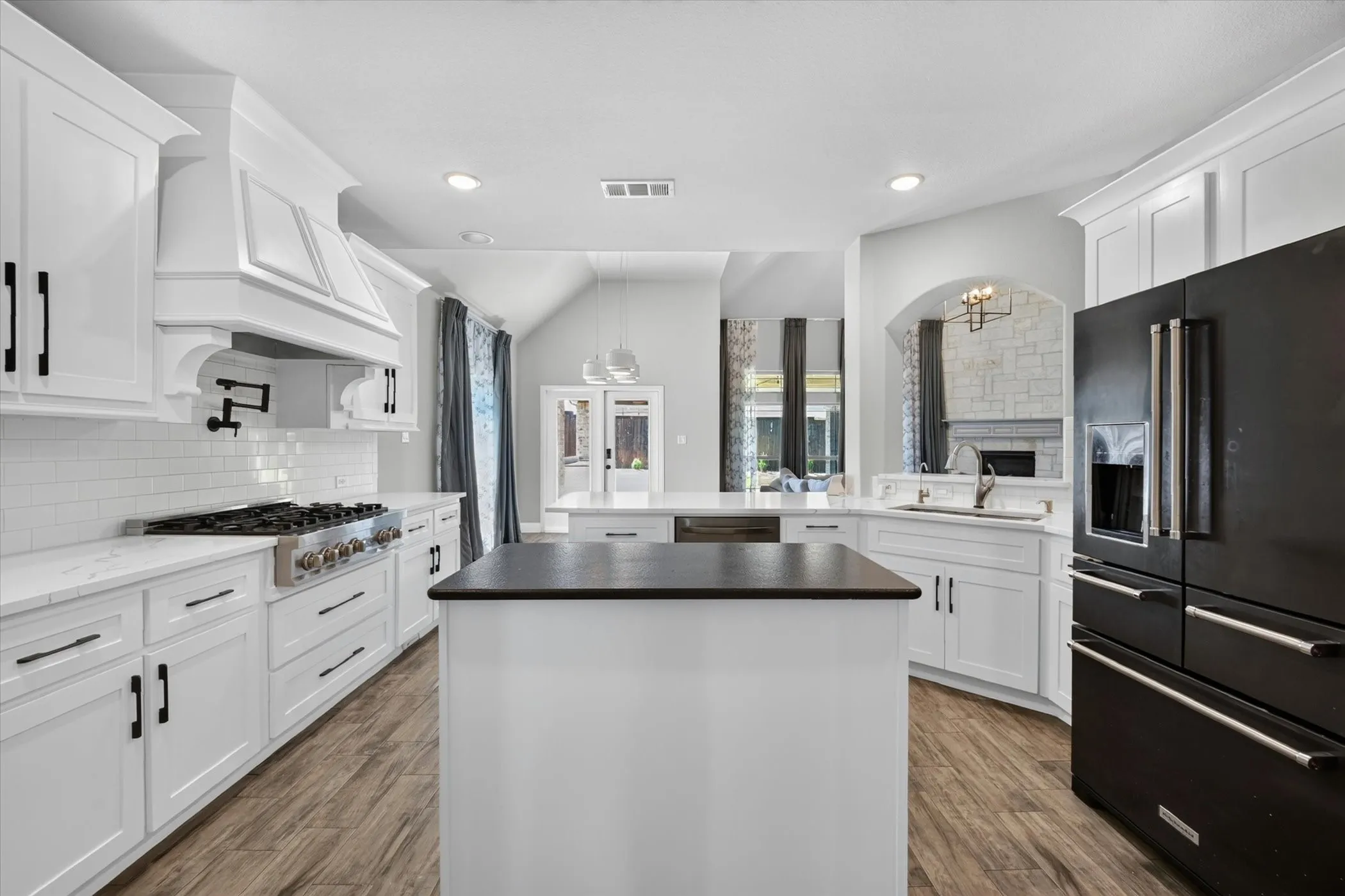 Single Family Residence For Sale in Collin County , 560 Featherstone Lane, Prosper, Texas 75078, 5 Bedroom, 4 Bathroom, 3 Garage spaces, 4,838 Sqft, built in 2018, mls#21311468, Real Estate Agent in Prosper, Homes For Sale in Collin county, Homes For Sale in Prosper, Realtor in Prosper Texas, Real Estate Brokerage Independent Realty Texas, Luminita Cordes Realtor