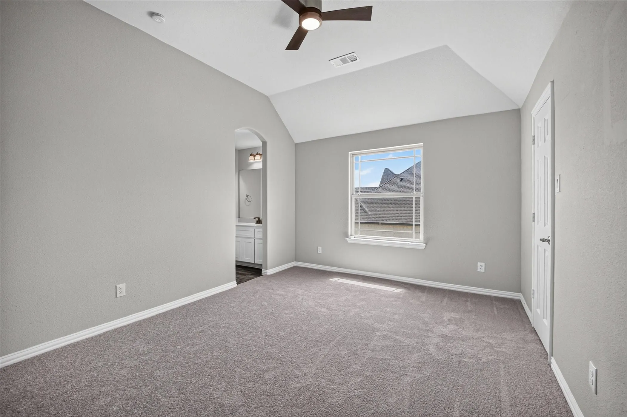 Single Family Residence For Sale in Collin County , 560 Featherstone Lane, Prosper, Texas 75078, 5 Bedroom, 4 Bathroom, 3 Garage spaces, 4,838 Sqft, built in 2018, mls#21311468, Real Estate Agent in Prosper, Homes For Sale in Collin county, Homes For Sale in Prosper, Realtor in Prosper Texas, Real Estate Brokerage Independent Realty Texas, Luminita Cordes Realtor