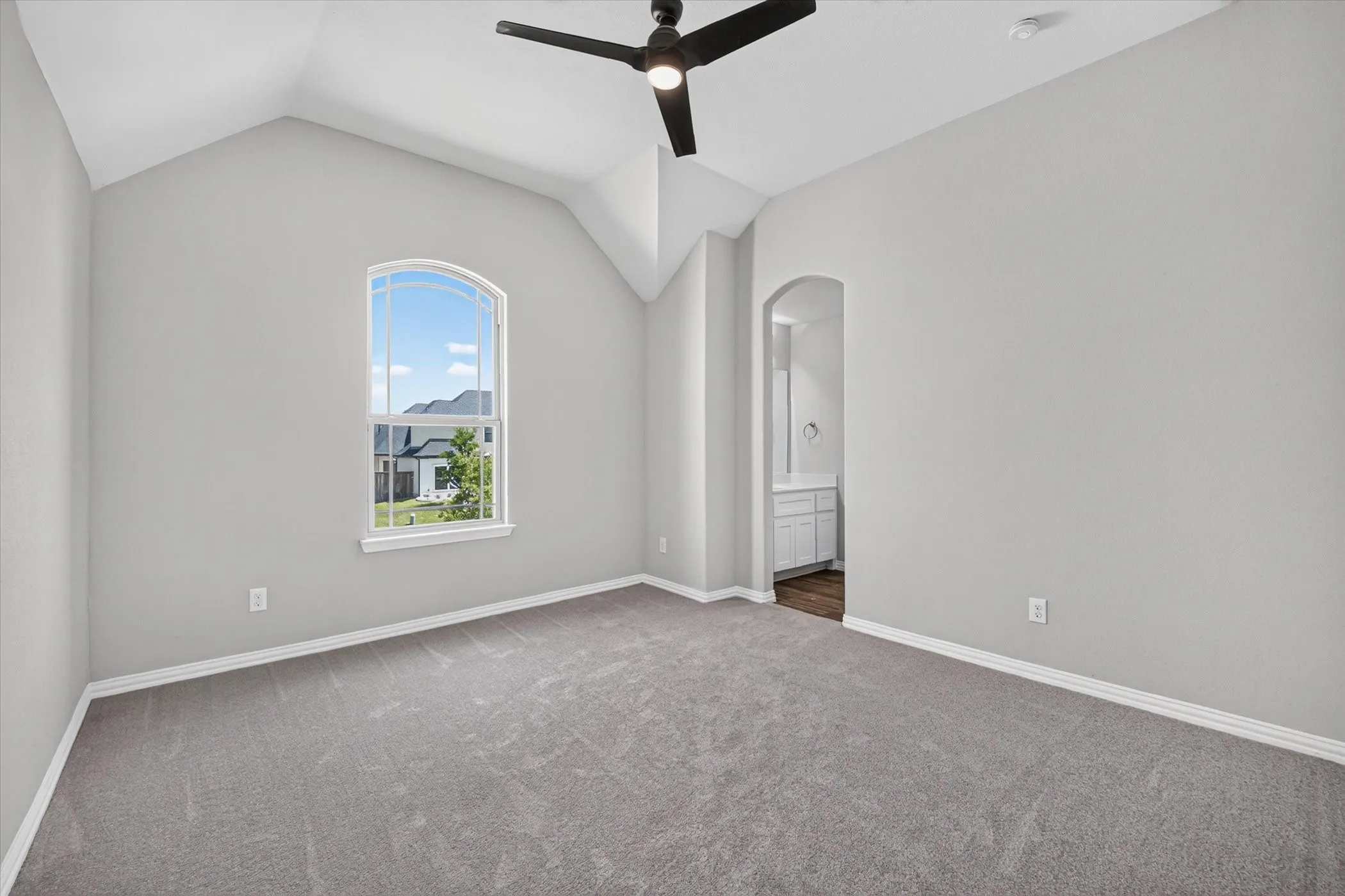 Single Family Residence For Sale in Collin County , 560 Featherstone Lane, Prosper, Texas 75078, 5 Bedroom, 4 Bathroom, 3 Garage spaces, 4,838 Sqft, built in 2018, mls#21311468, Real Estate Agent in Prosper, Homes For Sale in Collin county, Homes For Sale in Prosper, Realtor in Prosper Texas, Real Estate Brokerage Independent Realty Texas, Luminita Cordes Realtor