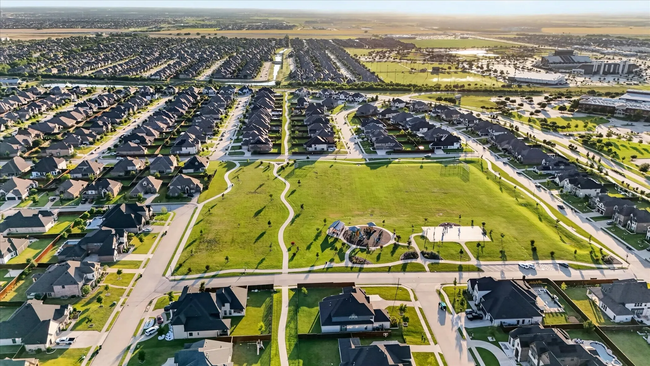 Single Family Residence For Sale in Collin County , 560 Featherstone Lane, Prosper, Texas 75078, 5 Bedroom, 4 Bathroom, 3 Garage spaces, 4,838 Sqft, built in 2018, mls#21311468, Real Estate Agent in Prosper, Homes For Sale in Collin county, Homes For Sale in Prosper, Realtor in Prosper Texas, Real Estate Brokerage Independent Realty Texas, Luminita Cordes Realtor