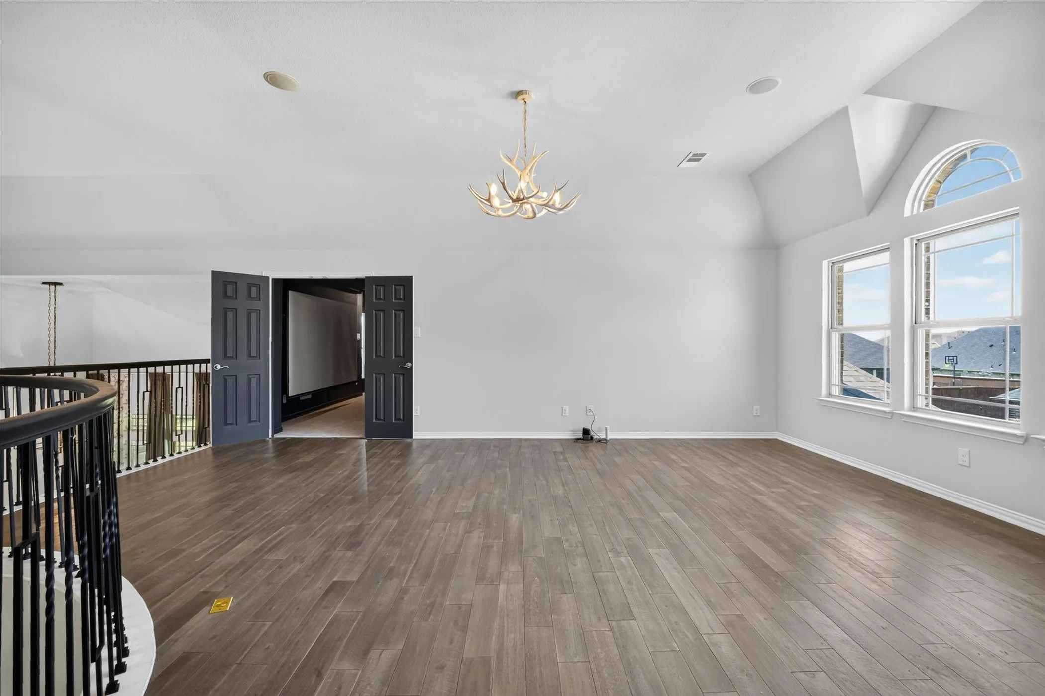 Single Family Residence For Sale in Collin County , 560 Featherstone Lane, Prosper, Texas 75078, 5 Bedroom, 4 Bathroom, 3 Garage spaces, 4,838 Sqft, built in 2018, mls#21311468, Real Estate Agent in Prosper, Homes For Sale in Collin county, Homes For Sale in Prosper, Realtor in Prosper Texas, Real Estate Brokerage Independent Realty Texas, Luminita Cordes Realtor