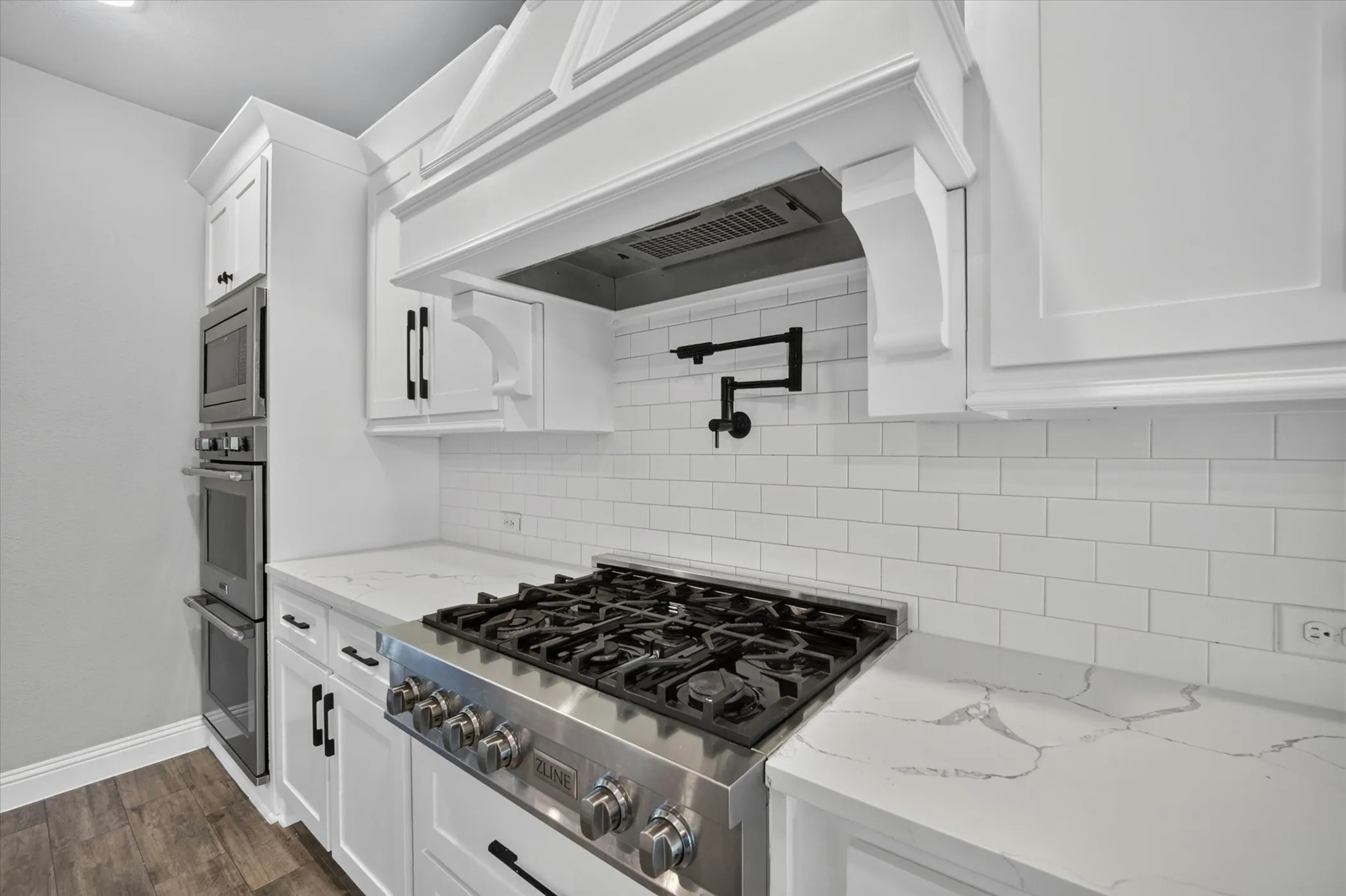 Single Family Residence For Sale in Collin County , 560 Featherstone Lane, Prosper, Texas 75078, 5 Bedroom, 4 Bathroom, 3 Garage spaces, 4,838 Sqft, built in 2018, mls#21311468, Real Estate Agent in Prosper, Homes For Sale in Collin county, Homes For Sale in Prosper, Realtor in Prosper Texas, Real Estate Brokerage Independent Realty Texas, Luminita Cordes Realtor