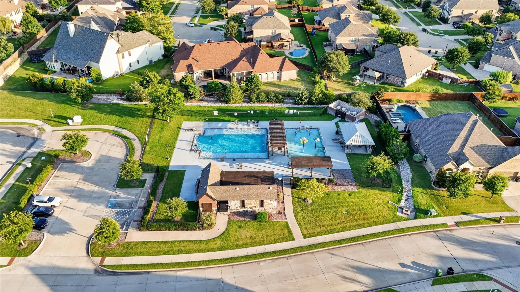 Single Family Residence For Sale in Collin County , 560 Featherstone Lane, Prosper, Texas 75078, 5 Bedroom, 4 Bathroom, 3 Garage spaces, 4,838 Sqft, built in 2018, mls#21311468, Real Estate Agent in Prosper, Homes For Sale in Collin county, Homes For Sale in Prosper, Realtor in Prosper Texas, Real Estate Brokerage Independent Realty Texas, Luminita Cordes Realtor