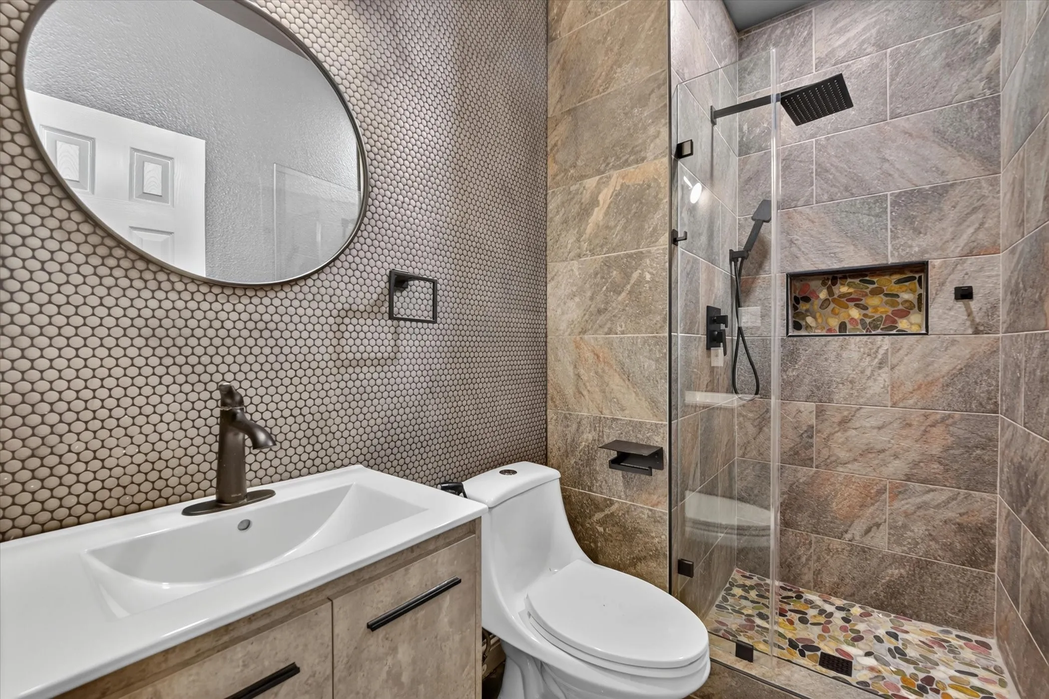 Single Family Residence For Sale in Collin County , 560 Featherstone Lane, Prosper, Texas 75078, 5 Bedroom, 4 Bathroom, 3 Garage spaces, 4,838 Sqft, built in 2018, mls#21311468, Real Estate Agent in Prosper, Homes For Sale in Collin county, Homes For Sale in Prosper, Realtor in Prosper Texas, Real Estate Brokerage Independent Realty Texas, Luminita Cordes Realtor