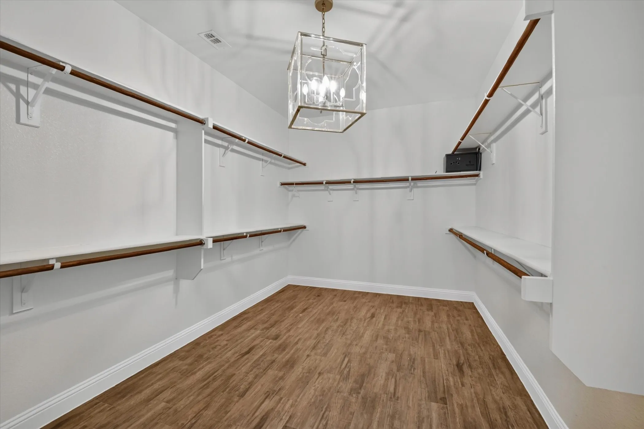 Single Family Residence For Sale in Collin County , 560 Featherstone Lane, Prosper, Texas 75078, 5 Bedroom, 4 Bathroom, 3 Garage spaces, 4,838 Sqft, built in 2018, mls#21311468, Real Estate Agent in Prosper, Homes For Sale in Collin county, Homes For Sale in Prosper, Realtor in Prosper Texas, Real Estate Brokerage Independent Realty Texas, Luminita Cordes Realtor
