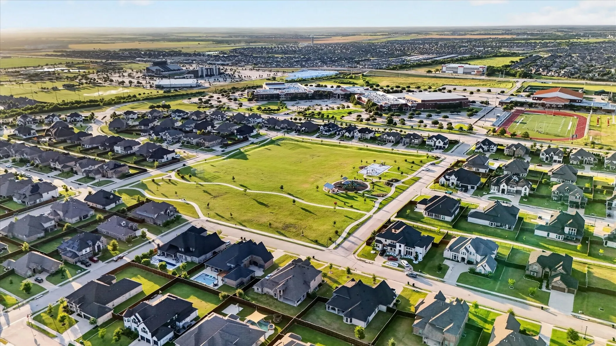 Single Family Residence For Sale in Collin County , 560 Featherstone Lane, Prosper, Texas 75078, 5 Bedroom, 4 Bathroom, 3 Garage spaces, 4,838 Sqft, built in 2018, mls#21311468, Real Estate Agent in Prosper, Homes For Sale in Collin county, Homes For Sale in Prosper, Realtor in Prosper Texas, Real Estate Brokerage Independent Realty Texas, Luminita Cordes Realtor
