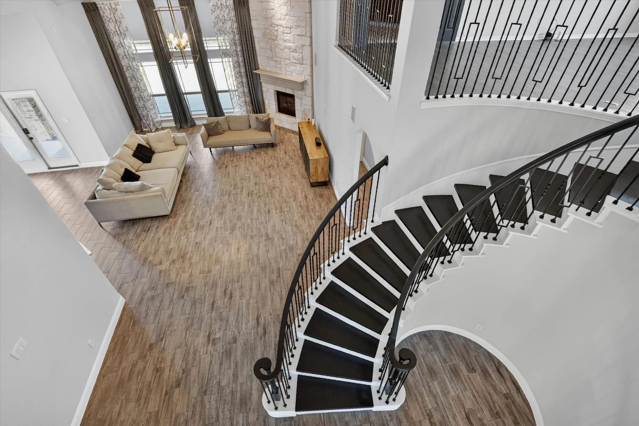 Single Family Residence For Sale in Collin County , 560 Featherstone Lane, Prosper, Texas 75078, 5 Bedroom, 4 Bathroom, 3 Garage spaces, 4,838 Sqft, built in 2018, mls#21311468, Real Estate Agent in Prosper, Homes For Sale in Collin county, Homes For Sale in Prosper, Realtor in Prosper Texas, Real Estate Brokerage Independent Realty Texas, Luminita Cordes Realtor