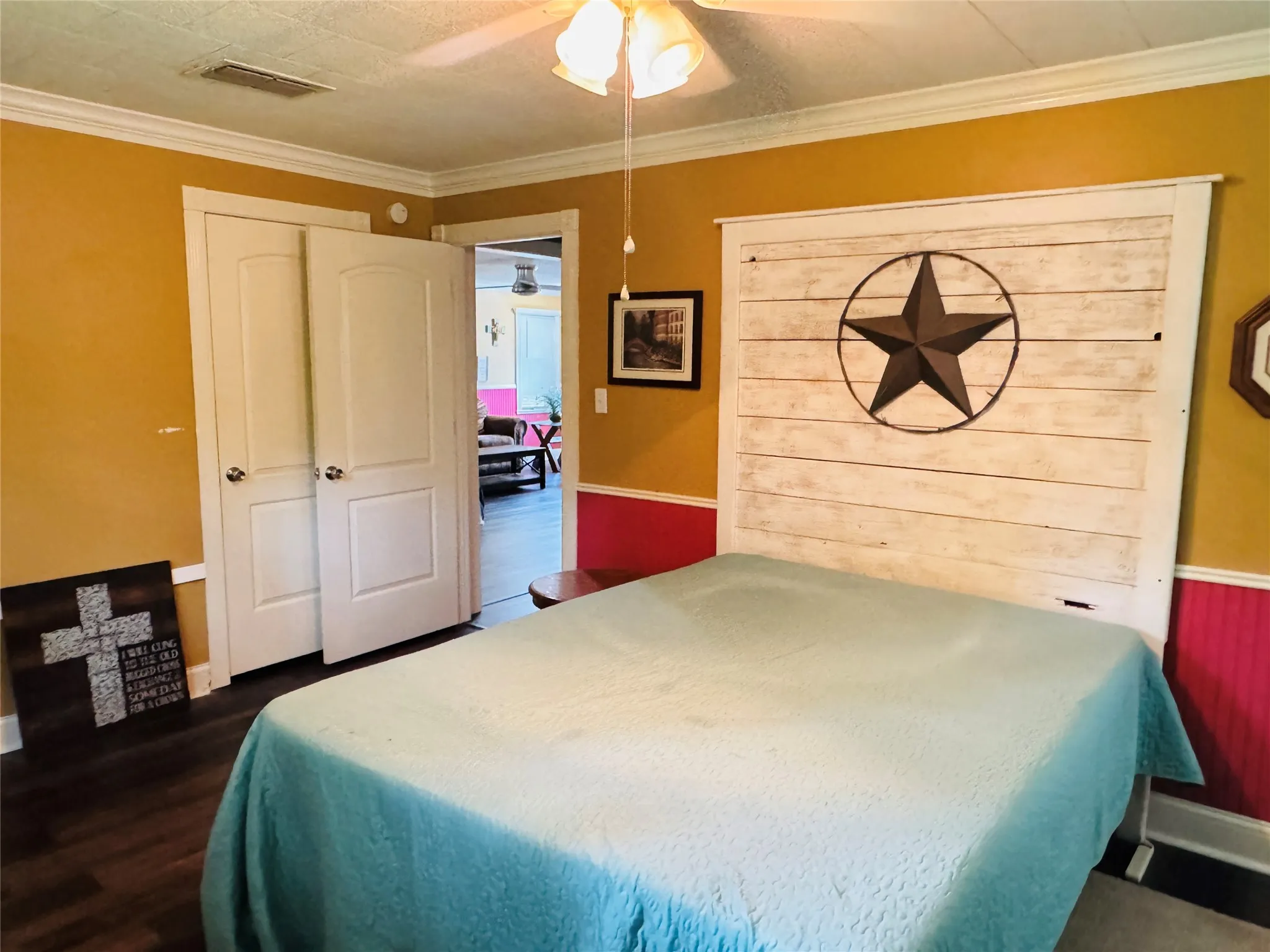 Single Family Residence For Sale in Wood County , 1007 N Johnson Street, Mineola, Texas 75773, 2 Bedroom, 1 Bathroom, Garage spaces, 1,277 Sqft, built in 1940, mls#21320317, Real Estate Agent in Mineola, Homes For Sale in Wood county, Homes For Sale in Mineola, Realtor in Mineola Texas, Real Estate Brokerage Independent Realty Texas, Luminita Cordes Realtor