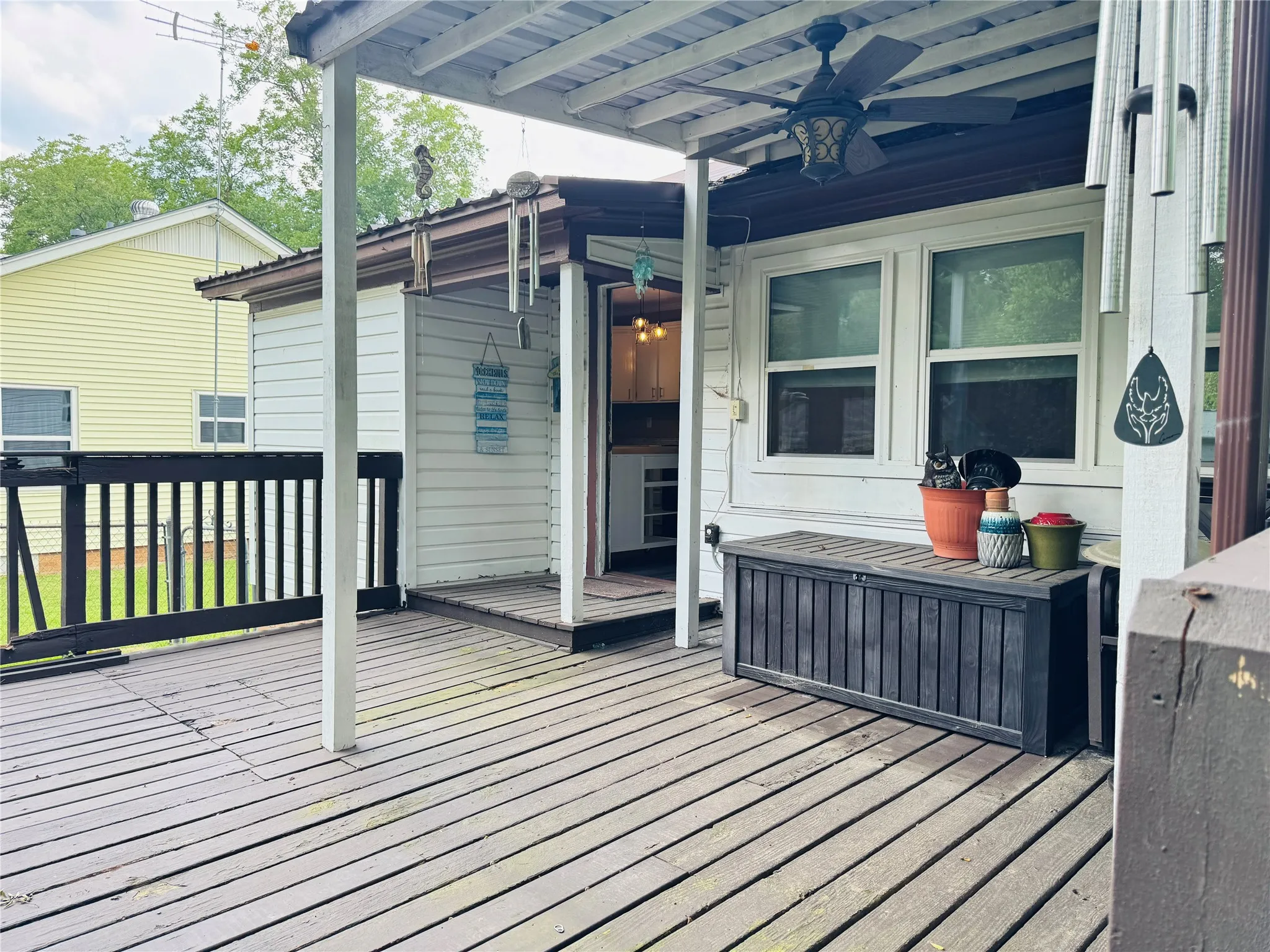 Single Family Residence For Sale in Wood County , 1007 N Johnson Street, Mineola, Texas 75773, 2 Bedroom, 1 Bathroom, Garage spaces, 1,277 Sqft, built in 1940, mls#21320317, Real Estate Agent in Mineola, Homes For Sale in Wood county, Homes For Sale in Mineola, Realtor in Mineola Texas, Real Estate Brokerage Independent Realty Texas, Luminita Cordes Realtor
