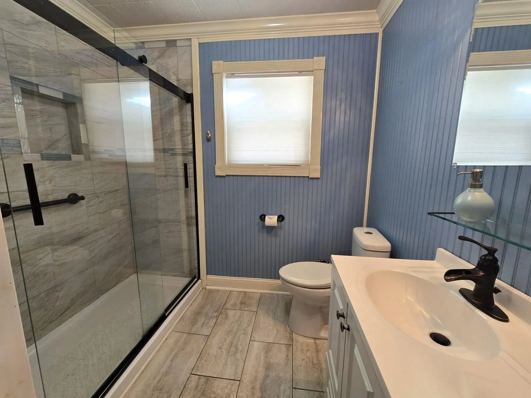 Nicely updated bathroom