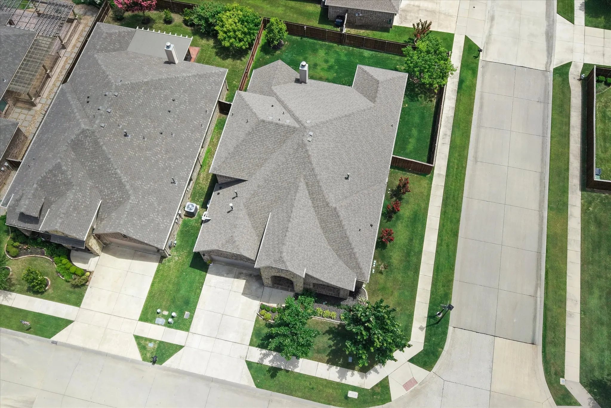 Single Family Residence For Sale in Denton County , 208 Equestrian Road, Hickory Creek, Texas 75065, 4 Bedroom, 4 Bathroom, 2 Garage spaces, 3,249 Sqft, built in 2016, mls#21312894, Real Estate Agent in Hickory Creek, Homes For Sale in Denton county, Homes For Sale in Hickory Creek, Realtor in Hickory Creek Texas, Real Estate Brokerage Independent Realty Texas, Luminita Cordes Realtor