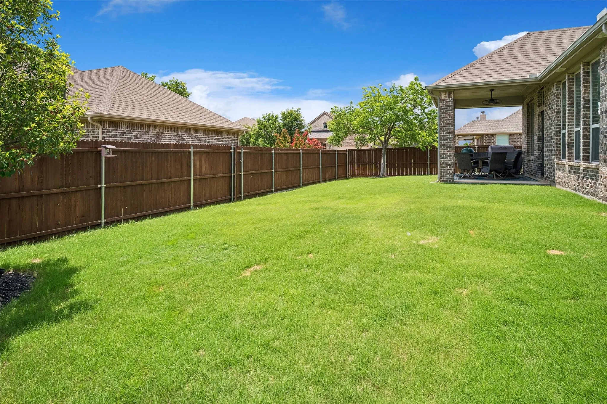Single Family Residence For Sale in Denton County , 208 Equestrian Road, Hickory Creek, Texas 75065, 4 Bedroom, 4 Bathroom, 2 Garage spaces, 3,249 Sqft, built in 2016, mls#21312894, Real Estate Agent in Hickory Creek, Homes For Sale in Denton county, Homes For Sale in Hickory Creek, Realtor in Hickory Creek Texas, Real Estate Brokerage Independent Realty Texas, Luminita Cordes Realtor
