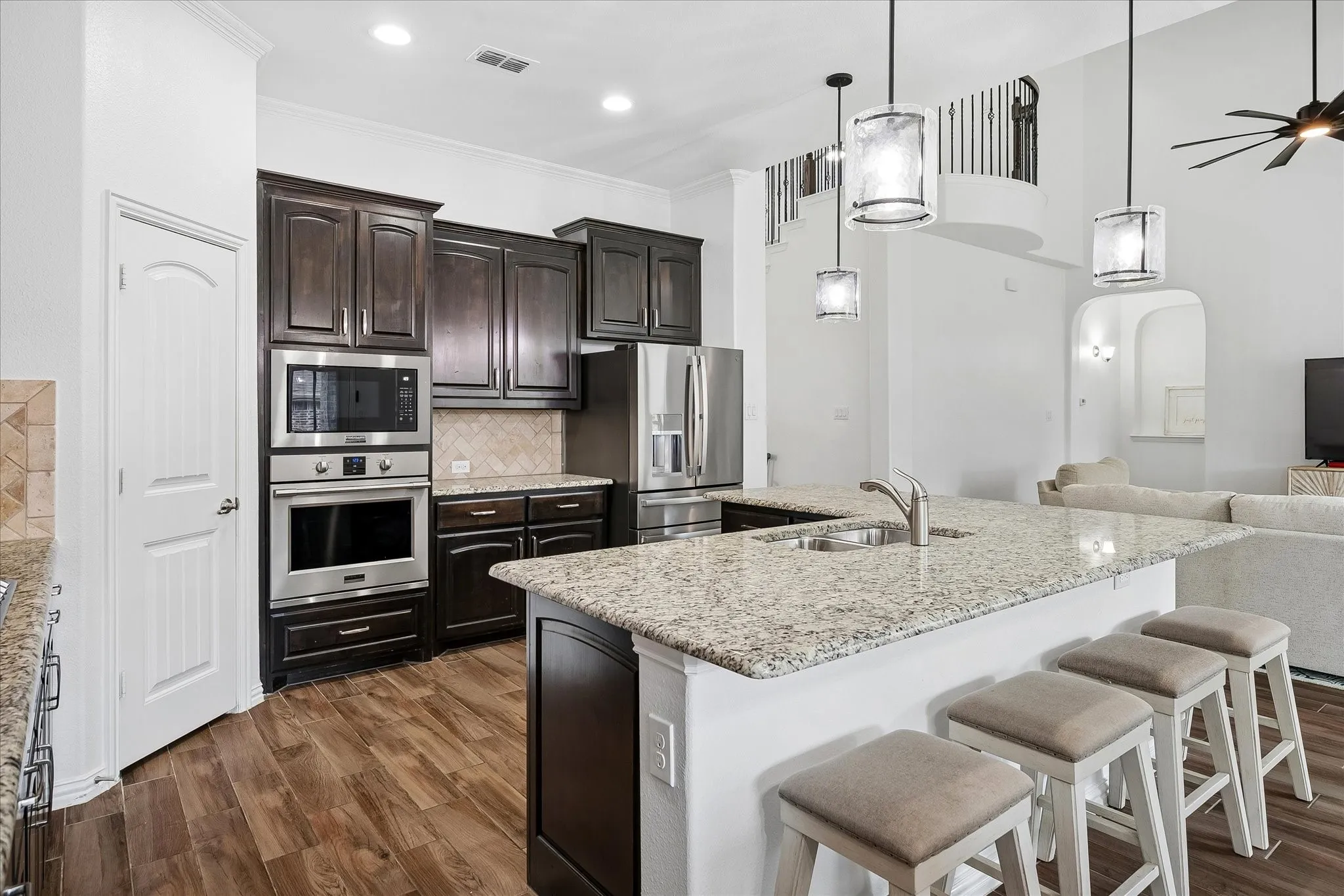 Single Family Residence For Sale in Denton County , 208 Equestrian Road, Hickory Creek, Texas 75065, 4 Bedroom, 4 Bathroom, 2 Garage spaces, 3,249 Sqft, built in 2016, mls#21312894, Real Estate Agent in Hickory Creek, Homes For Sale in Denton county, Homes For Sale in Hickory Creek, Realtor in Hickory Creek Texas, Real Estate Brokerage Independent Realty Texas, Luminita Cordes Realtor