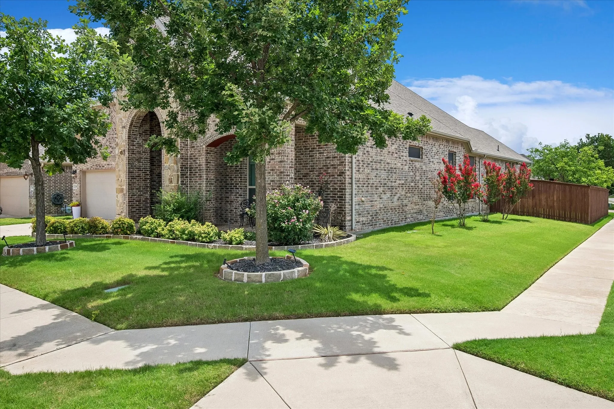 Single Family Residence For Sale in Denton County , 208 Equestrian Road, Hickory Creek, Texas 75065, 4 Bedroom, 4 Bathroom, 2 Garage spaces, 3,249 Sqft, built in 2016, mls#21312894, Real Estate Agent in Hickory Creek, Homes For Sale in Denton county, Homes For Sale in Hickory Creek, Realtor in Hickory Creek Texas, Real Estate Brokerage Independent Realty Texas, Luminita Cordes Realtor
