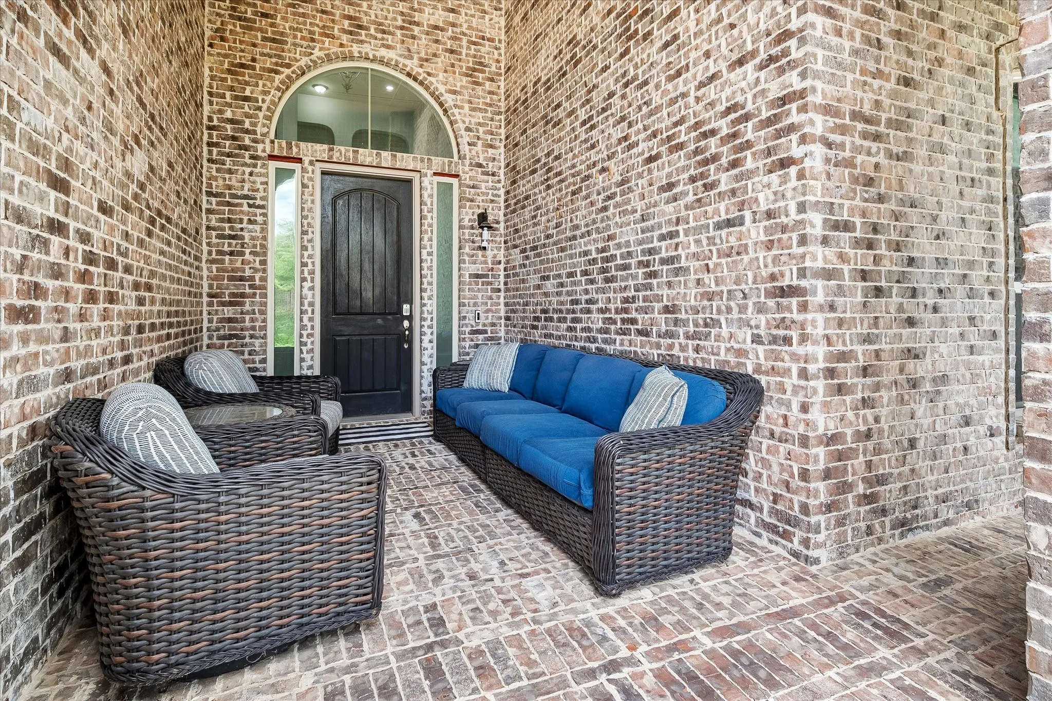 Single Family Residence For Sale in Denton County , 208 Equestrian Road, Hickory Creek, Texas 75065, 4 Bedroom, 4 Bathroom, 2 Garage spaces, 3,249 Sqft, built in 2016, mls#21312894, Real Estate Agent in Hickory Creek, Homes For Sale in Denton county, Homes For Sale in Hickory Creek, Realtor in Hickory Creek Texas, Real Estate Brokerage Independent Realty Texas, Luminita Cordes Realtor