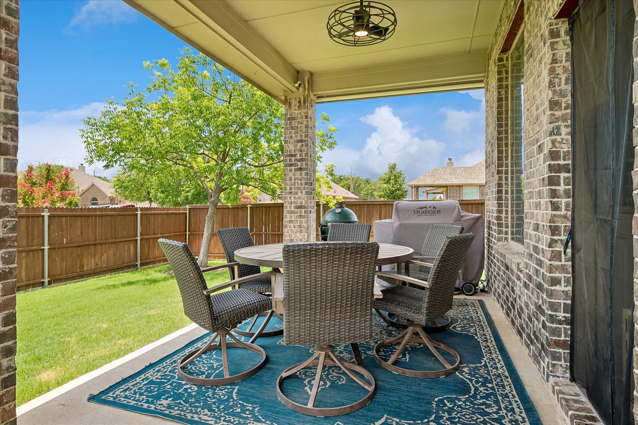 Single Family Residence For Sale in Denton County , 208 Equestrian Road, Hickory Creek, Texas 75065, 4 Bedroom, 4 Bathroom, 2 Garage spaces, 3,249 Sqft, built in 2016, mls#21312894, Real Estate Agent in Hickory Creek, Homes For Sale in Denton county, Homes For Sale in Hickory Creek, Realtor in Hickory Creek Texas, Real Estate Brokerage Independent Realty Texas, Luminita Cordes Realtor