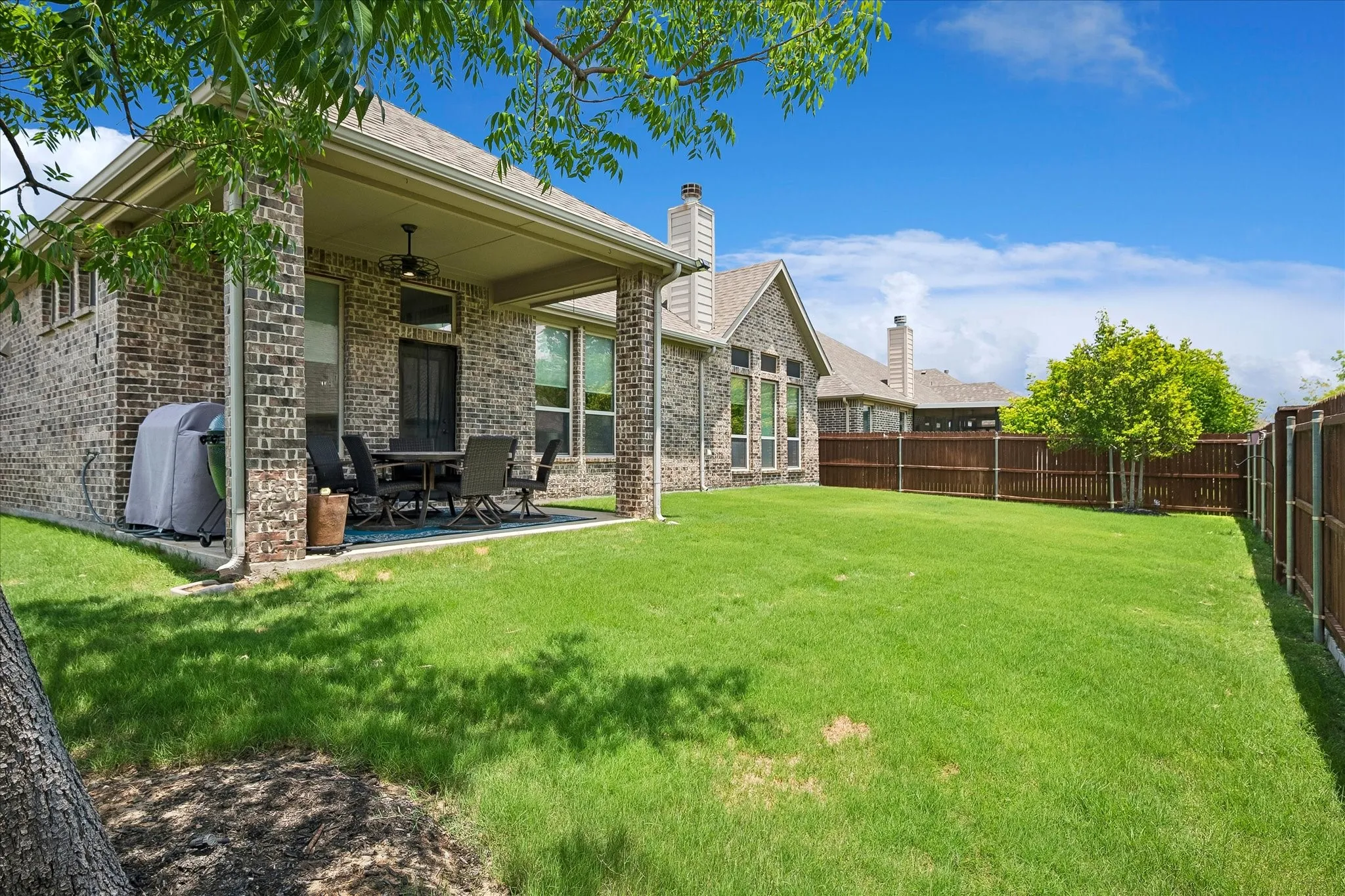 Single Family Residence For Sale in Denton County , 208 Equestrian Road, Hickory Creek, Texas 75065, 4 Bedroom, 4 Bathroom, 2 Garage spaces, 3,249 Sqft, built in 2016, mls#21312894, Real Estate Agent in Hickory Creek, Homes For Sale in Denton county, Homes For Sale in Hickory Creek, Realtor in Hickory Creek Texas, Real Estate Brokerage Independent Realty Texas, Luminita Cordes Realtor
