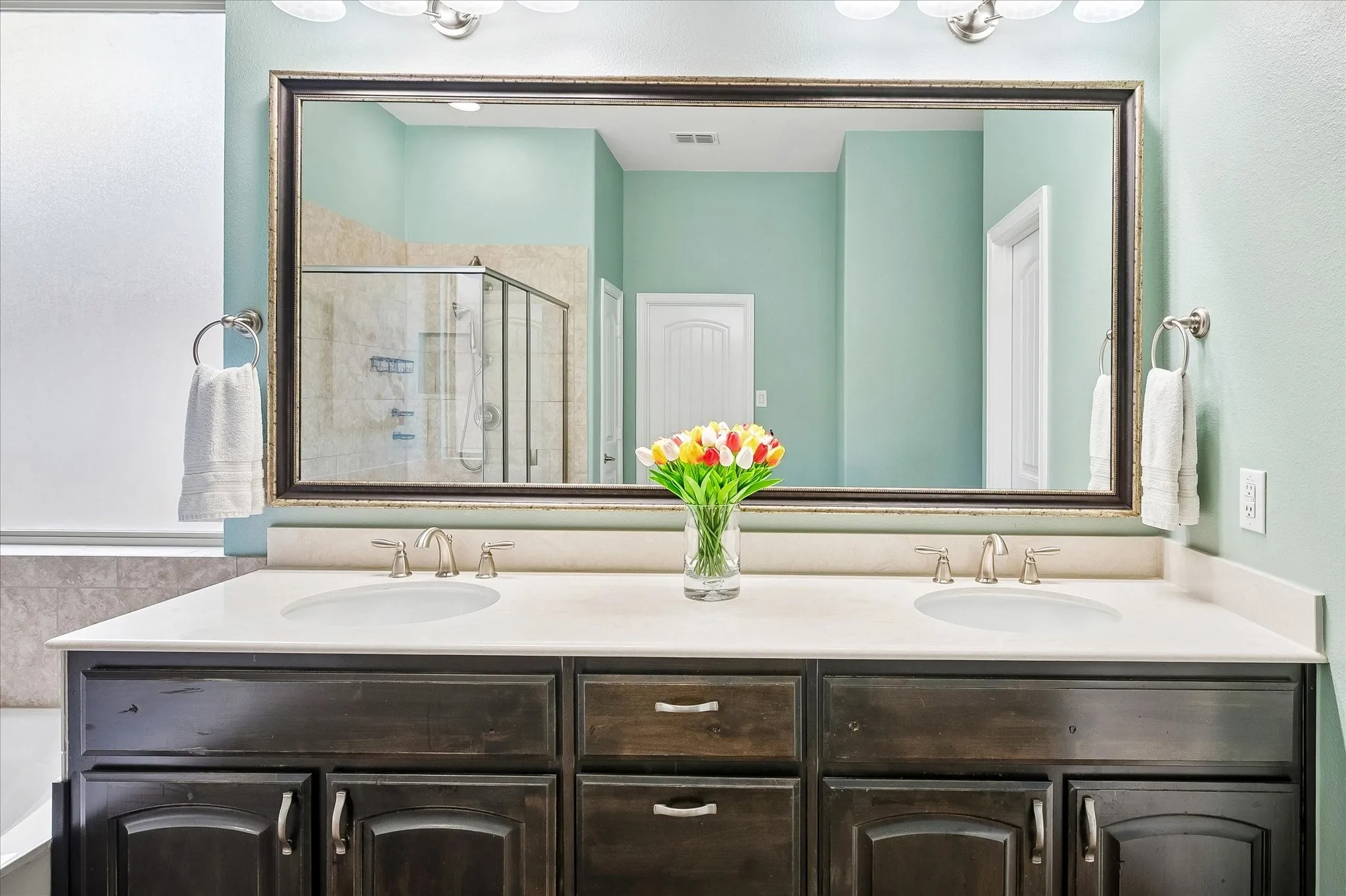 Single Family Residence For Sale in Denton County , 208 Equestrian Road, Hickory Creek, Texas 75065, 4 Bedroom, 4 Bathroom, 2 Garage spaces, 3,249 Sqft, built in 2016, mls#21312894, Real Estate Agent in Hickory Creek, Homes For Sale in Denton county, Homes For Sale in Hickory Creek, Realtor in Hickory Creek Texas, Real Estate Brokerage Independent Realty Texas, Luminita Cordes Realtor