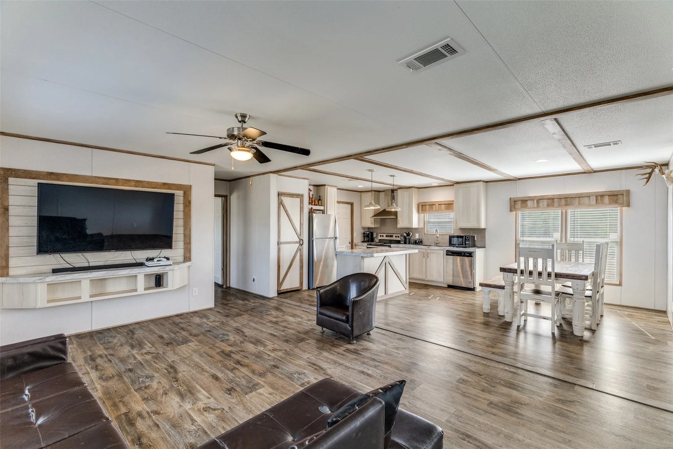 Mobile Home For Sale in Jack County , 4599 Burwick Road, Jacksboro, Texas 76458, 4 Bedrooms, 2 Bathrooms, Garage spaces, 1,782 Sqft, built in 2022, Price $444,900, mls#21320797, Real Estate Agent in Jacksboro, Homes For Sale in Jack county, Homes For Sale in Jacksboro, Realtor in Jacksboro Texas, Real Estate Brokerage Independent Realty Texas, Luminita Cordes Realtor