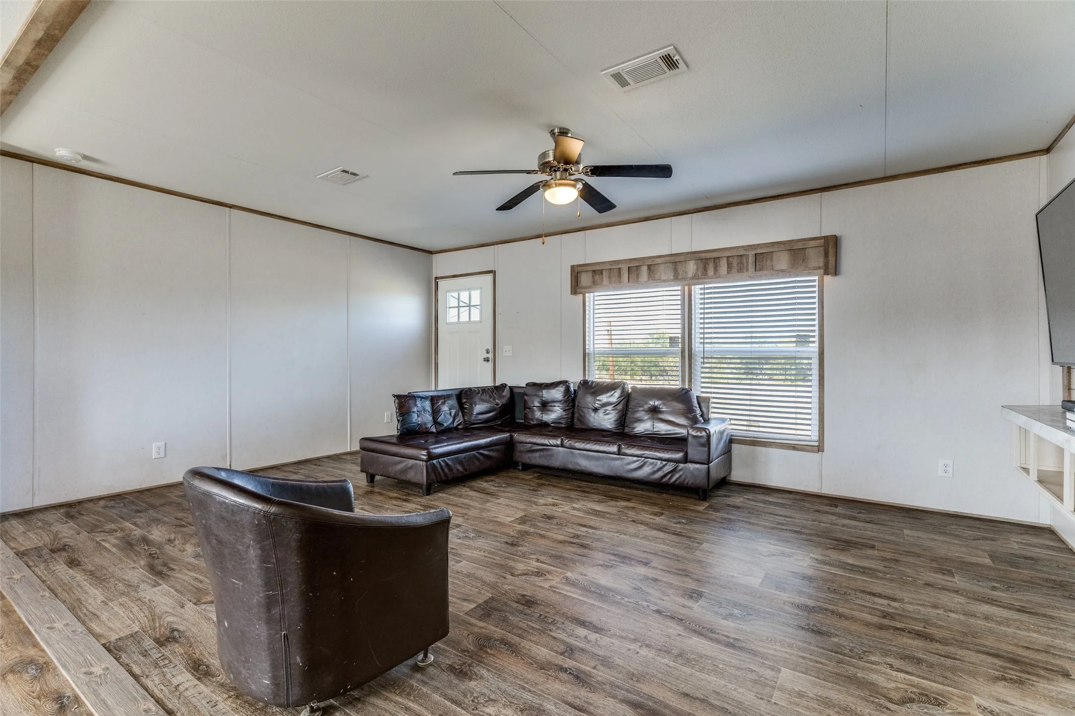 Mobile Home For Sale in Jack County , 4599 Burwick Road, Jacksboro, Texas 76458, 4 Bedrooms, 2 Bathrooms, Garage spaces, 1,782 Sqft, built in 2022, Price $444,900, mls#21320797, Real Estate Agent in Jacksboro, Homes For Sale in Jack county, Homes For Sale in Jacksboro, Realtor in Jacksboro Texas, Real Estate Brokerage Independent Realty Texas, Luminita Cordes Realtor