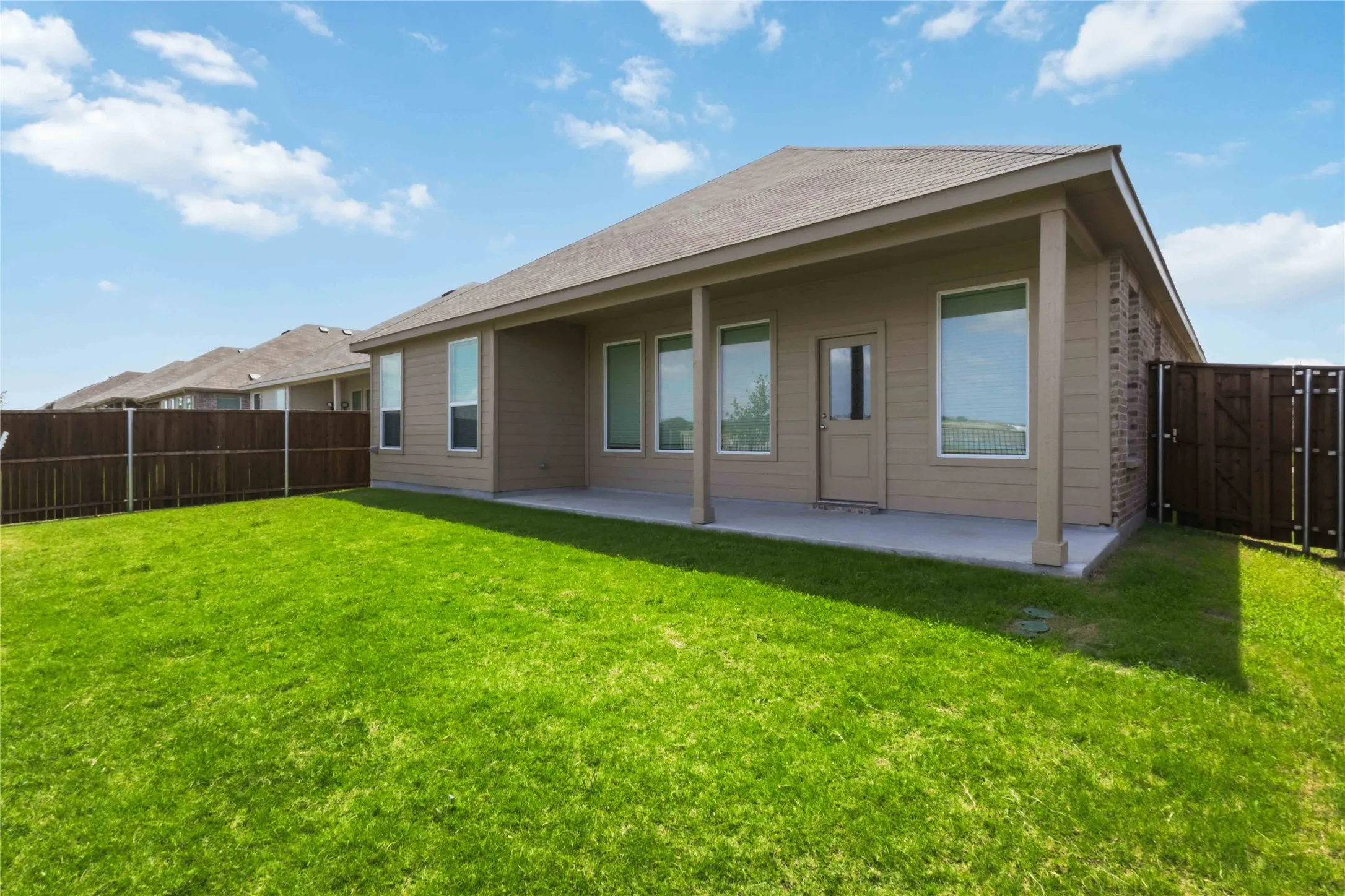 Single Family Residence For Sale in Kaufman County , 2120 Martins Pond Road, Forney, Texas 75126, 4 Bedrooms, 2 Bathrooms, 2 Garage spaces, 2,060 Sqft, built in 2024, Price $324,999, mls#21308775, Real Estate Agent in Forney, Homes For Sale in Kaufman county, Homes For Sale in Forney, Realtor in Forney Texas, Real Estate Brokerage Independent Realty Texas, Luminita Cordes Realtor