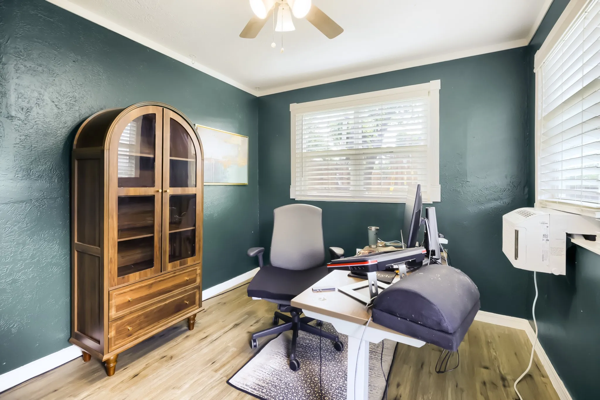 Detached office in back yard outbuilding