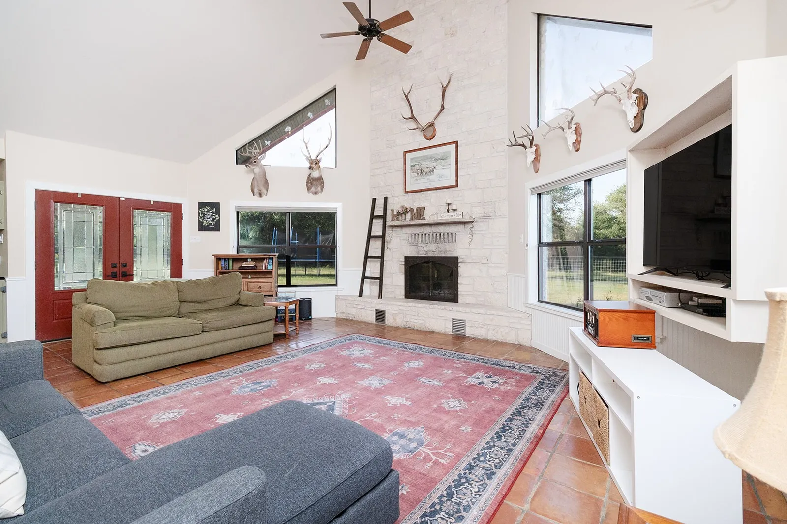 Single Family Residence For Sale in Mc Culloch County , 28 CR 458, Brady, Texas 76825, 2 Bedrooms, 2 Bathrooms, Garage spaces, 4,086 Sqft, built in 1999, Price $650,000, mls#21317520, Real Estate Agent in Brady, Homes For Sale in Mc Culloch county, Homes For Sale in Brady, Realtor in Brady Texas, Real Estate Brokerage Independent Realty Texas, Luminita Cordes Realtor
