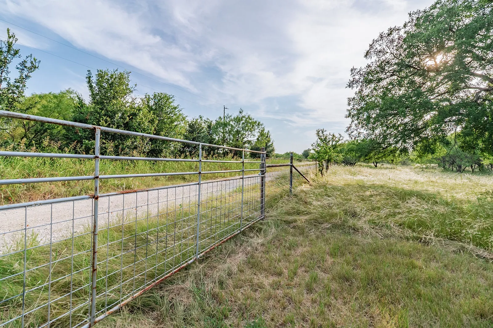Single Family Residence For Sale in Mc Culloch County , 28 CR 458, Brady, Texas 76825, 2 Bedrooms, 2 Bathrooms, Garage spaces, 4,086 Sqft, built in 1999, Price $650,000, mls#21317520, Real Estate Agent in Brady, Homes For Sale in Mc Culloch county, Homes For Sale in Brady, Realtor in Brady Texas, Real Estate Brokerage Independent Realty Texas, Luminita Cordes Realtor