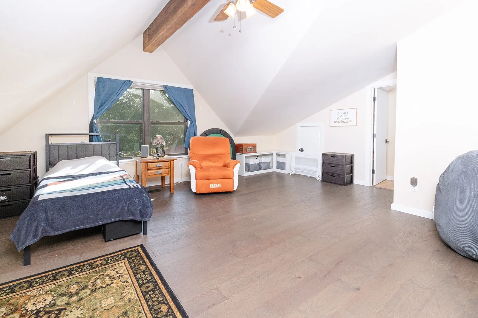 Single Family Residence For Sale in Mc Culloch County , 28 CR 458, Brady, Texas 76825, 2 Bedrooms, 2 Bathrooms, Garage spaces, 4,086 Sqft, built in 1999, Price $650,000, mls#21317520, Real Estate Agent in Brady, Homes For Sale in Mc Culloch county, Homes For Sale in Brady, Realtor in Brady Texas, Real Estate Brokerage Independent Realty Texas, Luminita Cordes Realtor