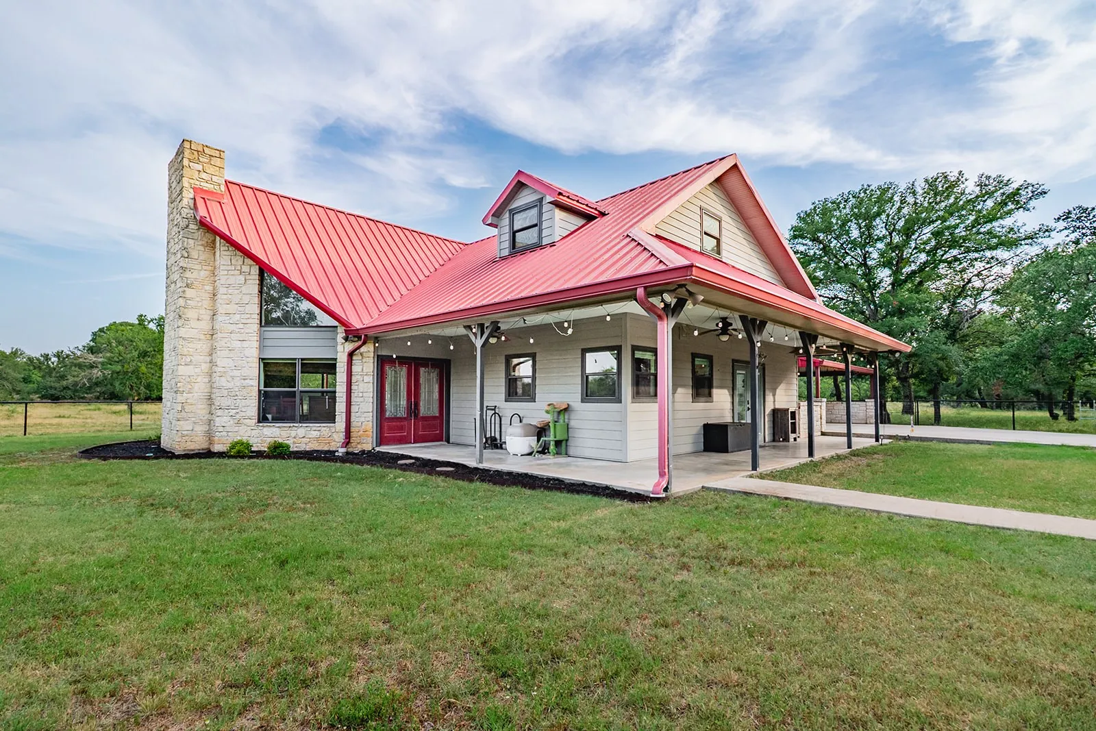 Single Family Residence For Sale in Mc Culloch County , 28 CR 458, Brady, Texas 76825, 2 Bedrooms, 2 Bathrooms, Garage spaces, 4,086 Sqft, built in 1999, Price $650,000, mls#21317520, Real Estate Agent in Brady, Homes For Sale in Mc Culloch county, Homes For Sale in Brady, Realtor in Brady Texas, Real Estate Brokerage Independent Realty Texas, Luminita Cordes Realtor
