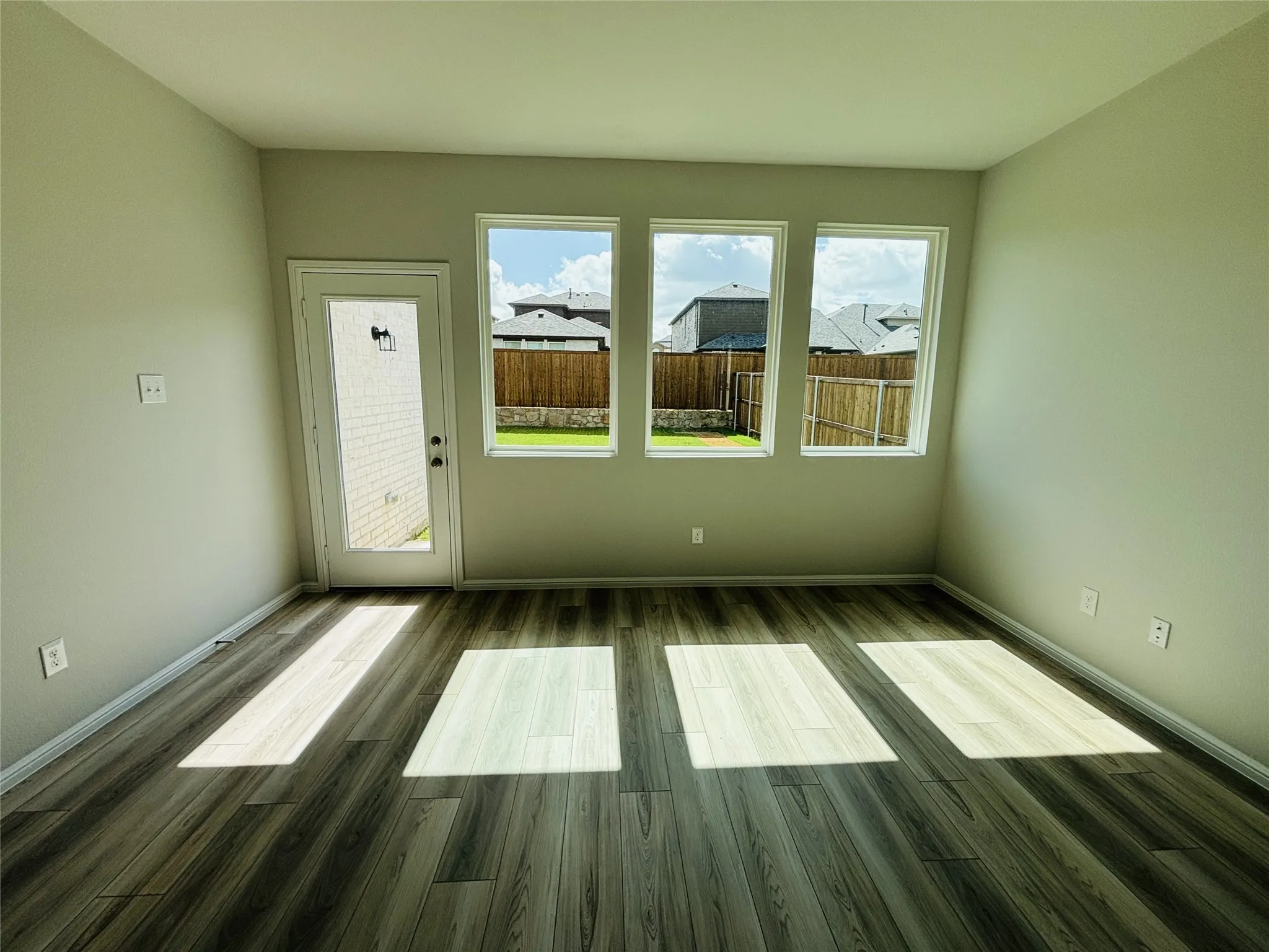 Single Family Residence For Rent in Collin County , 912 Santa Lucia Drive, Anna, Texas 75409, 4 Bedroom, 3 Bathroom, 2 Garage spaces, 2,292 Sqft, built in 2024, mls#21320494, Real Estate Agent in Anna, Homes For Rent in Collin county, Homes For Rent in Anna, Realtor in Anna Texas, Real Estate Brokerage Independent Realty Texas, Luminita Cordes Realtor