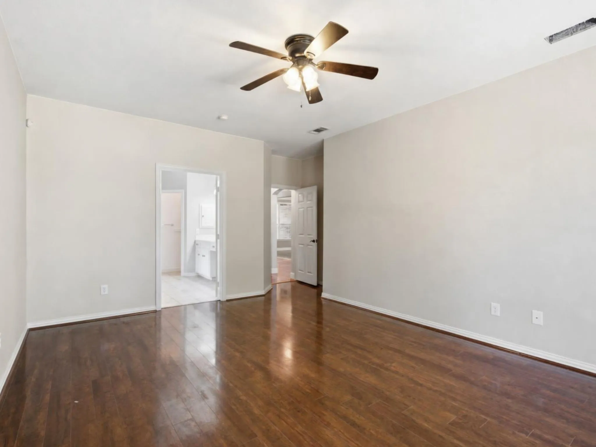 Single Family Residence For Sale in Denton County , 3101 W Oak Shores Drive, Cross Roads, Texas 76227, 4 Bedroom, 4 Bathroom, 2 Garage spaces, 3,316 Sqft, built in 2001, mls#21320846, Real Estate Agent in Cross Roads, Homes For Sale in Denton county, Homes For Sale in Cross Roads, Realtor in Cross Roads Texas, Real Estate Brokerage Independent Realty Texas, Luminita Cordes Realtor