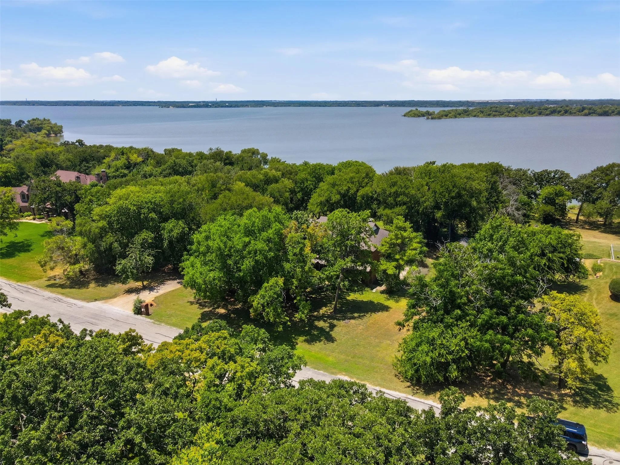 Single Family Residence For Sale in Denton County , 3101 W Oak Shores Drive, Cross Roads, Texas 76227, 4 Bedroom, 4 Bathroom, 2 Garage spaces, 3,316 Sqft, built in 2001, mls#21320846, Real Estate Agent in Cross Roads, Homes For Sale in Denton county, Homes For Sale in Cross Roads, Realtor in Cross Roads Texas, Real Estate Brokerage Independent Realty Texas, Luminita Cordes Realtor