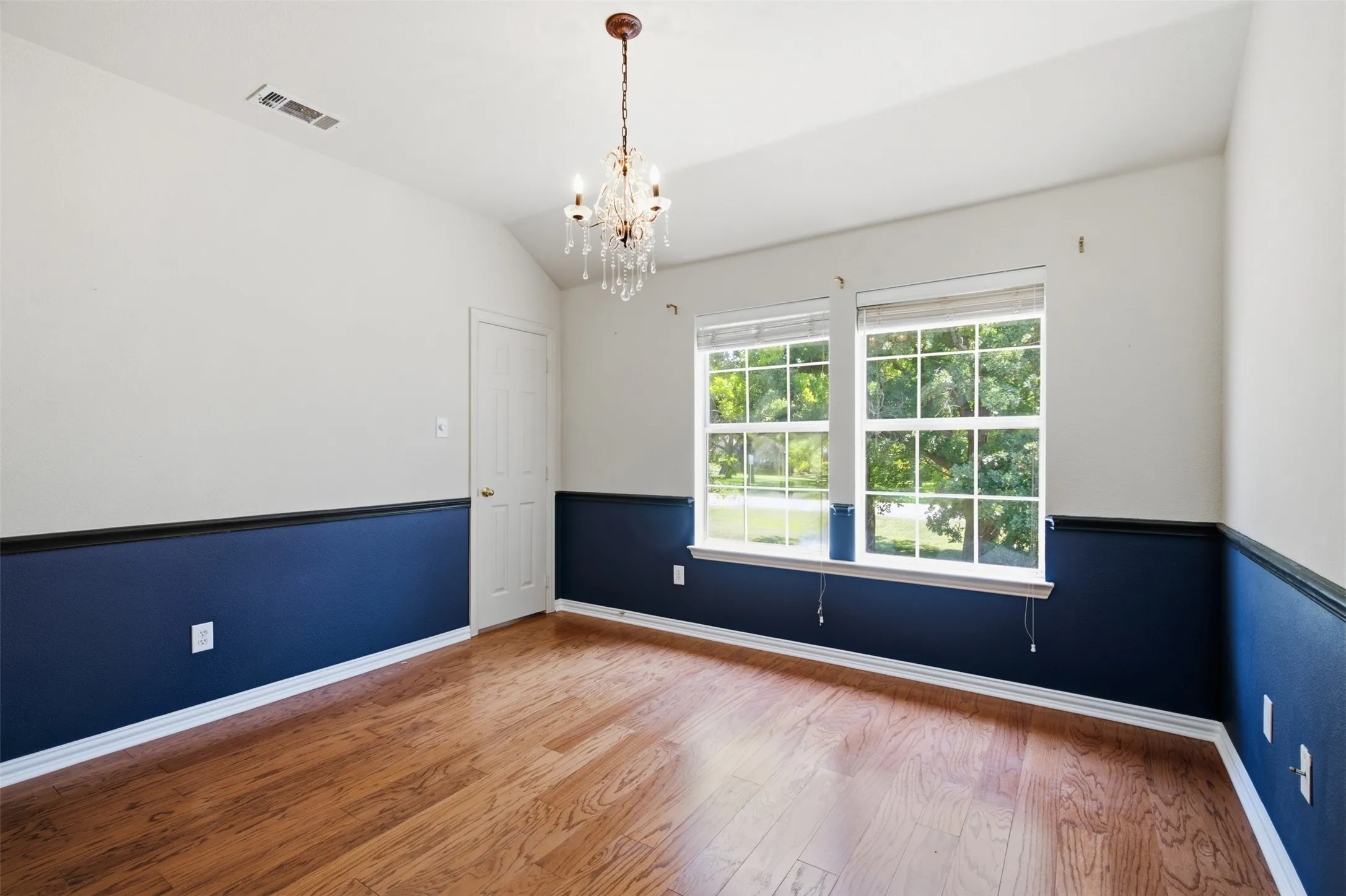 Single Family Residence For Sale in Denton County , 3101 W Oak Shores Drive, Cross Roads, Texas 76227, 4 Bedroom, 4 Bathroom, 2 Garage spaces, 3,316 Sqft, built in 2001, mls#21320846, Real Estate Agent in Cross Roads, Homes For Sale in Denton county, Homes For Sale in Cross Roads, Realtor in Cross Roads Texas, Real Estate Brokerage Independent Realty Texas, Luminita Cordes Realtor