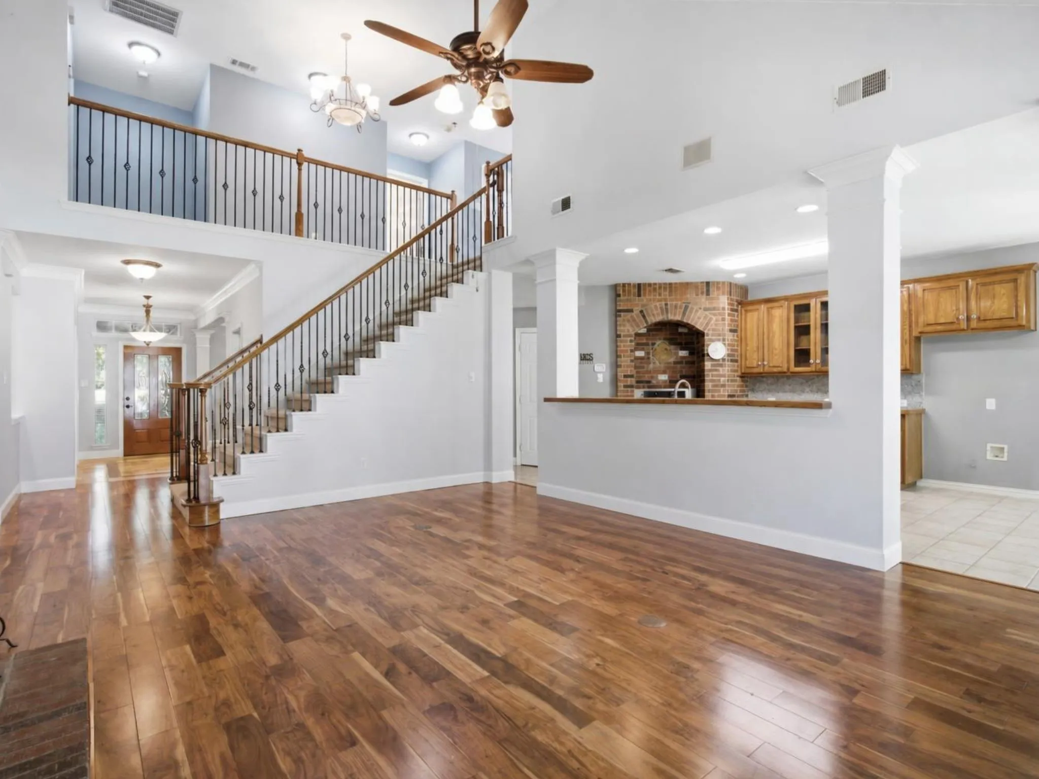 Single Family Residence For Sale in Denton County , 3101 W Oak Shores Drive, Cross Roads, Texas 76227, 4 Bedroom, 4 Bathroom, 2 Garage spaces, 3,316 Sqft, built in 2001, mls#21320846, Real Estate Agent in Cross Roads, Homes For Sale in Denton county, Homes For Sale in Cross Roads, Realtor in Cross Roads Texas, Real Estate Brokerage Independent Realty Texas, Luminita Cordes Realtor