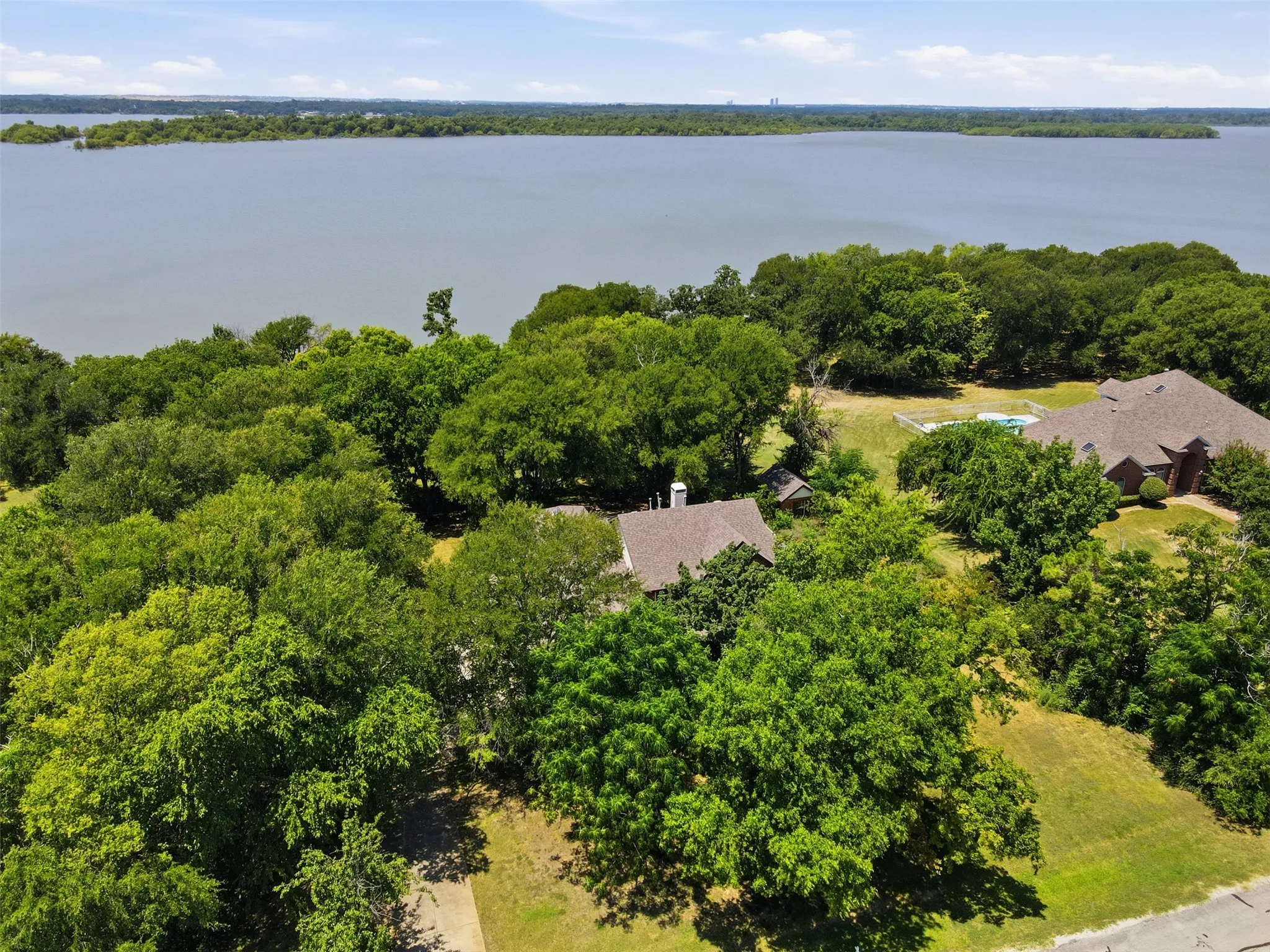 Single Family Residence For Sale in Denton County , 3101 W Oak Shores Drive, Cross Roads, Texas 76227, 4 Bedroom, 4 Bathroom, 2 Garage spaces, 3,316 Sqft, built in 2001, mls#21320846, Real Estate Agent in Cross Roads, Homes For Sale in Denton county, Homes For Sale in Cross Roads, Realtor in Cross Roads Texas, Real Estate Brokerage Independent Realty Texas, Luminita Cordes Realtor