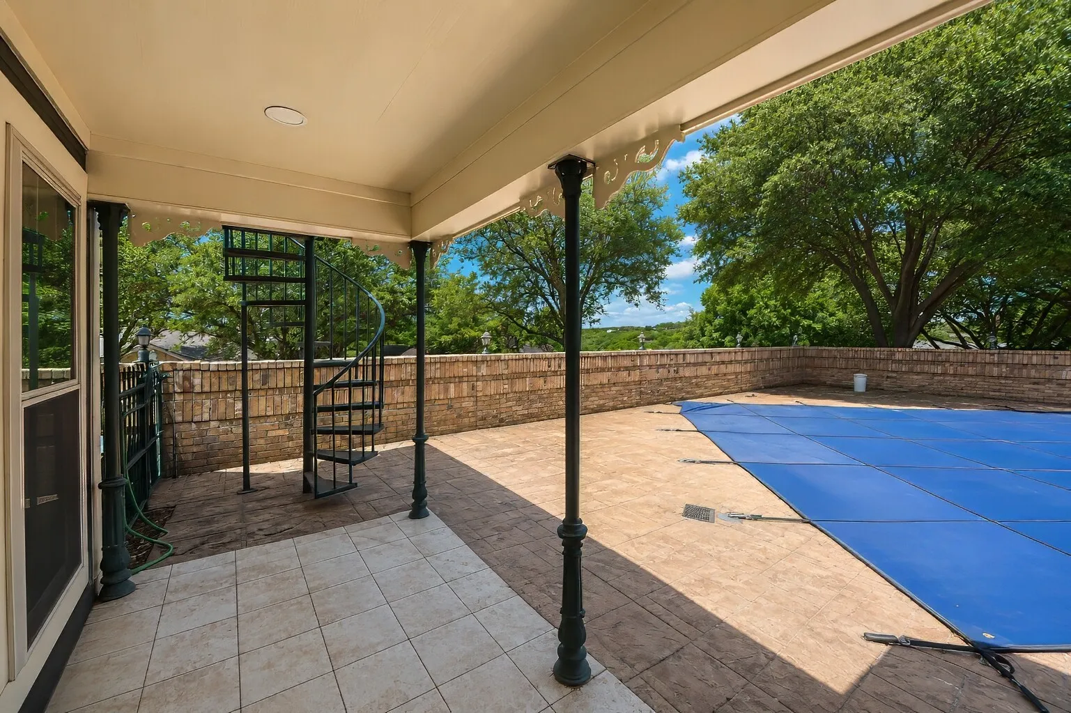Single Family Residence For Sale in Tarrant County , 7400 Golf Club Drive, Fort Worth, Texas 76179, 5 Bedroom, 6 Bathroom, 2 Garage spaces, 4,317 Sqft, built in 1983, mls#21313433, Real Estate Agent in Fort Worth, Homes For Sale in Tarrant county, Homes For Sale in Fort Worth, Realtor in Fort Worth Texas, Real Estate Brokerage Independent Realty Texas, Luminita Cordes Realtor