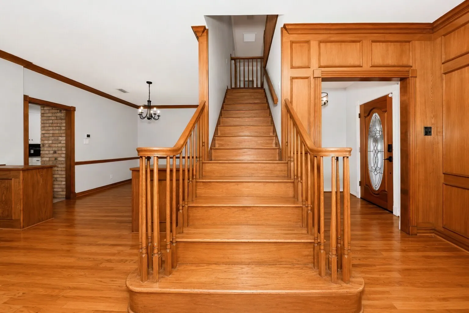 Single Family Residence For Sale in Tarrant County , 7400 Golf Club Drive, Fort Worth, Texas 76179, 5 Bedroom, 6 Bathroom, 2 Garage spaces, 4,317 Sqft, built in 1983, mls#21313433, Real Estate Agent in Fort Worth, Homes For Sale in Tarrant county, Homes For Sale in Fort Worth, Realtor in Fort Worth Texas, Real Estate Brokerage Independent Realty Texas, Luminita Cordes Realtor