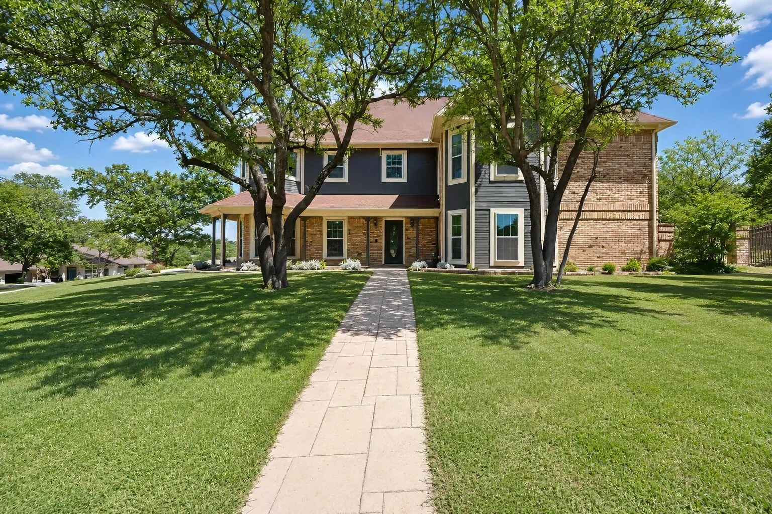 Single Family Residence For Sale in Tarrant County , 7400 Golf Club Drive, Fort Worth, Texas 76179, 5 Bedroom, 6 Bathroom, 2 Garage spaces, 4,317 Sqft, built in 1983, mls#21313433, Real Estate Agent in Fort Worth, Homes For Sale in Tarrant county, Homes For Sale in Fort Worth, Realtor in Fort Worth Texas, Real Estate Brokerage Independent Realty Texas, Luminita Cordes Realtor